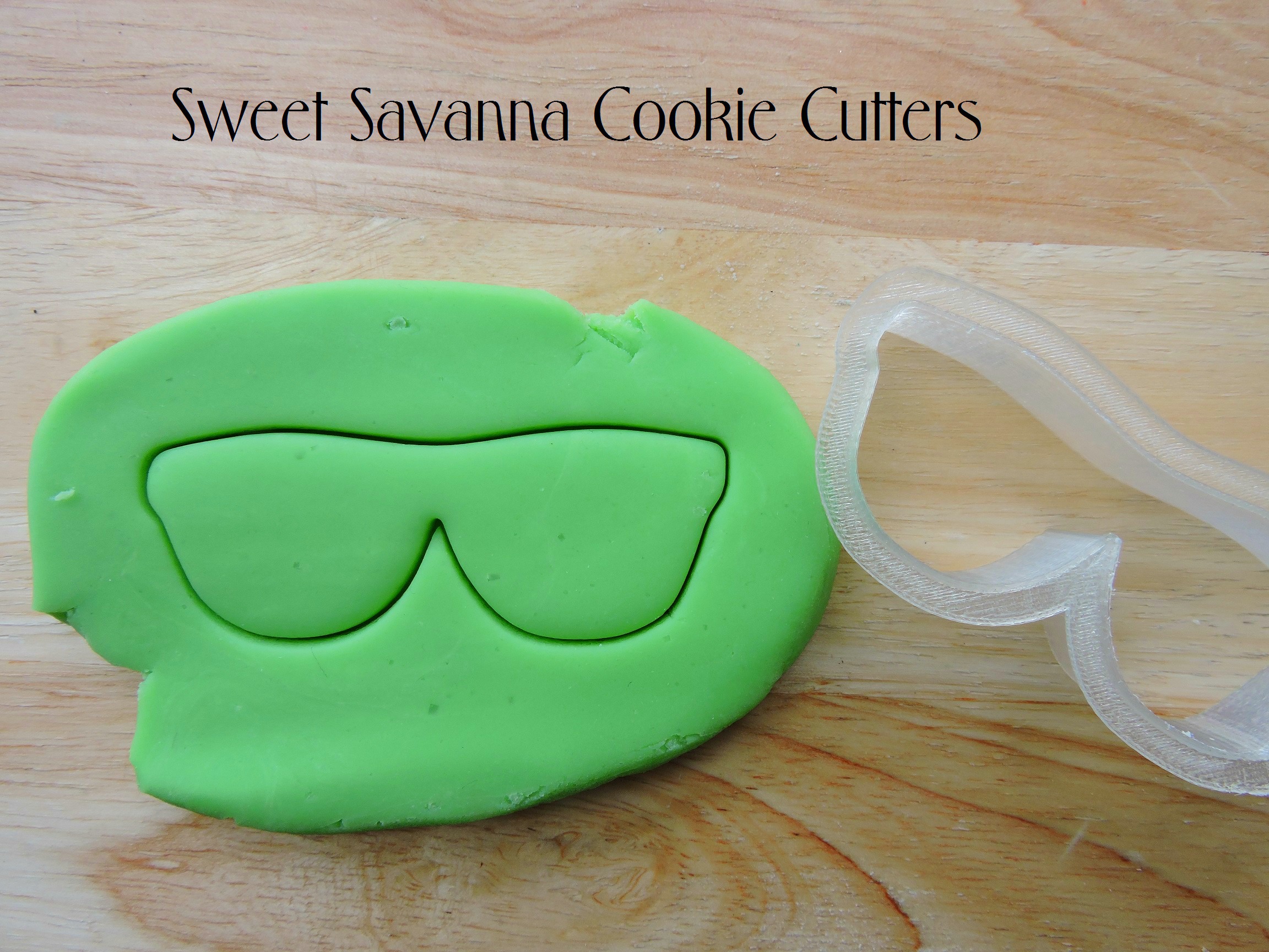 sunglasses-cookie-cutter.JPG
