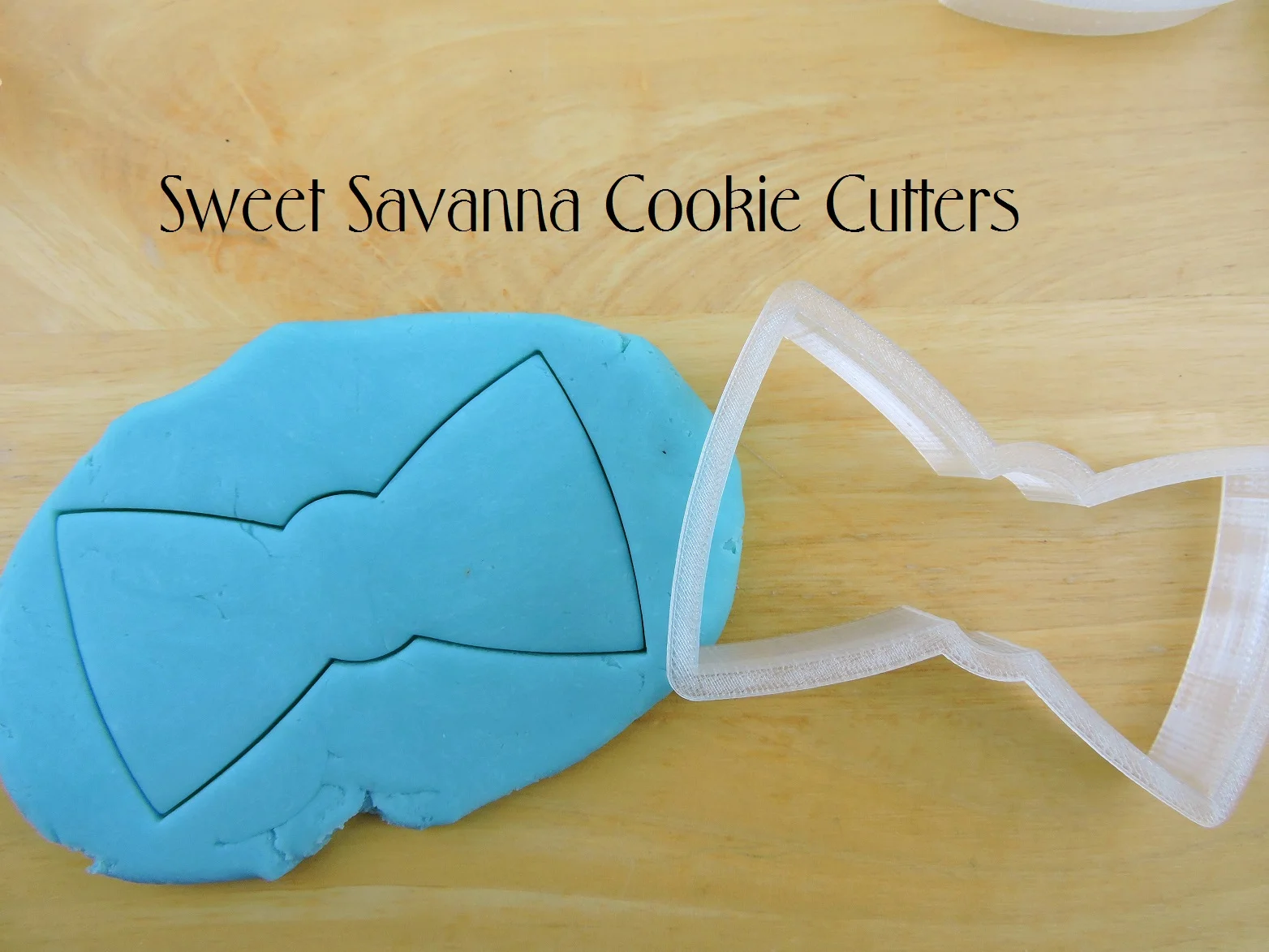 bow-cookie-cutter.JPG