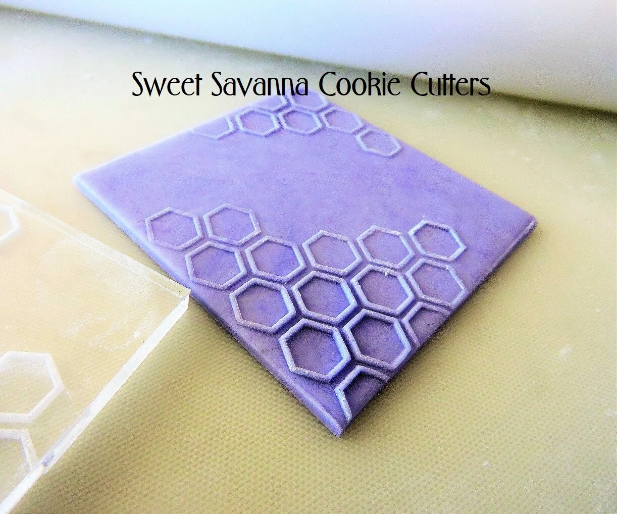 honeycomb-fondant-detail.jpg