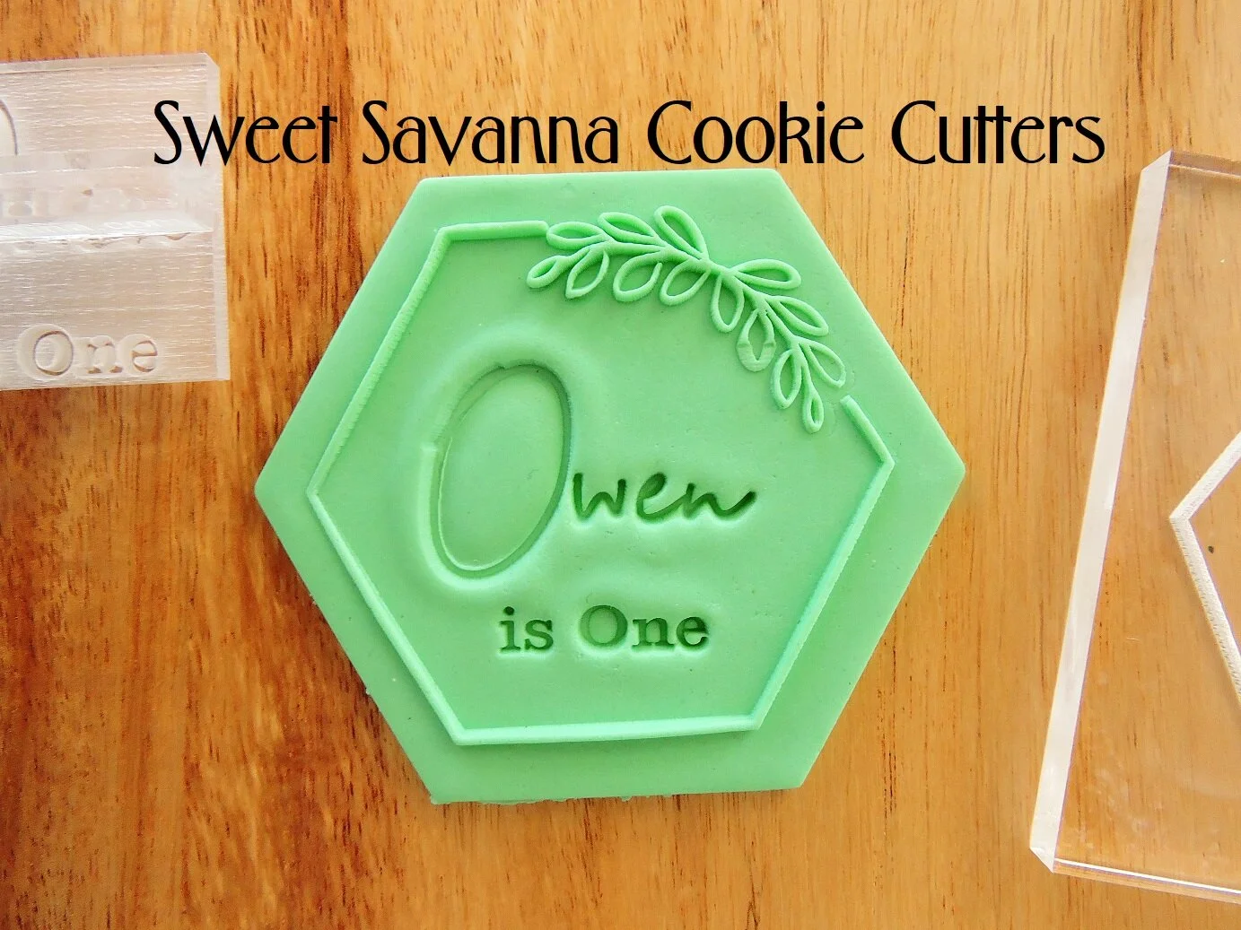 hexagon-wreath-raised-embosser-sample.jpg