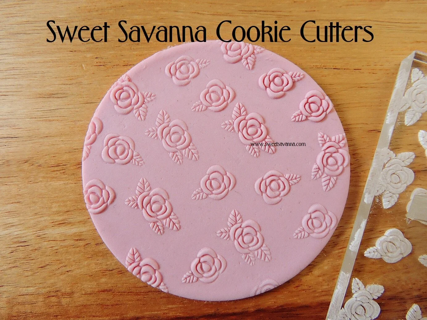 rose-fondant-raised-detail.JPG