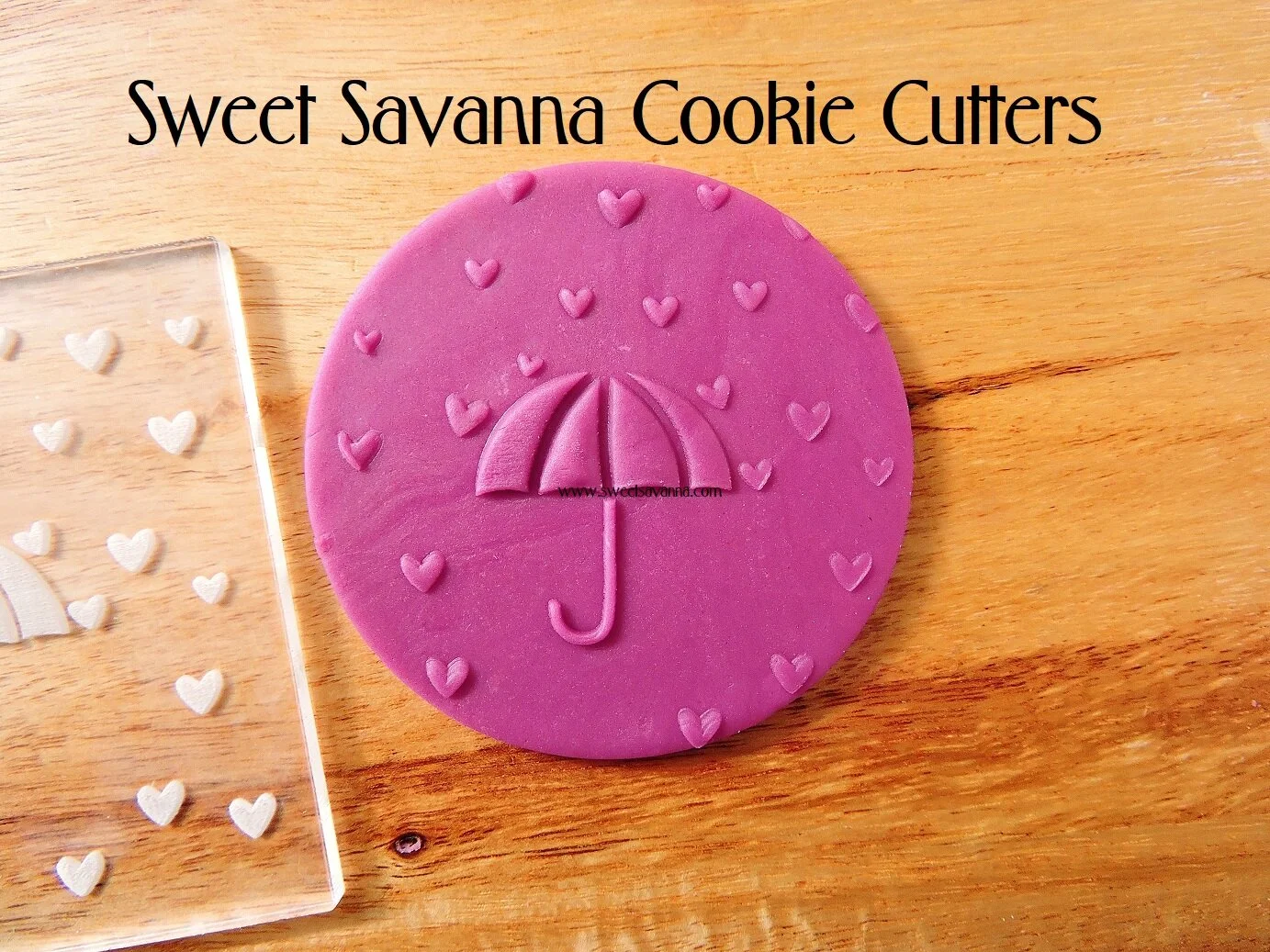 Umbrella with raining hearts Raised fondant design — Sweet Savanna