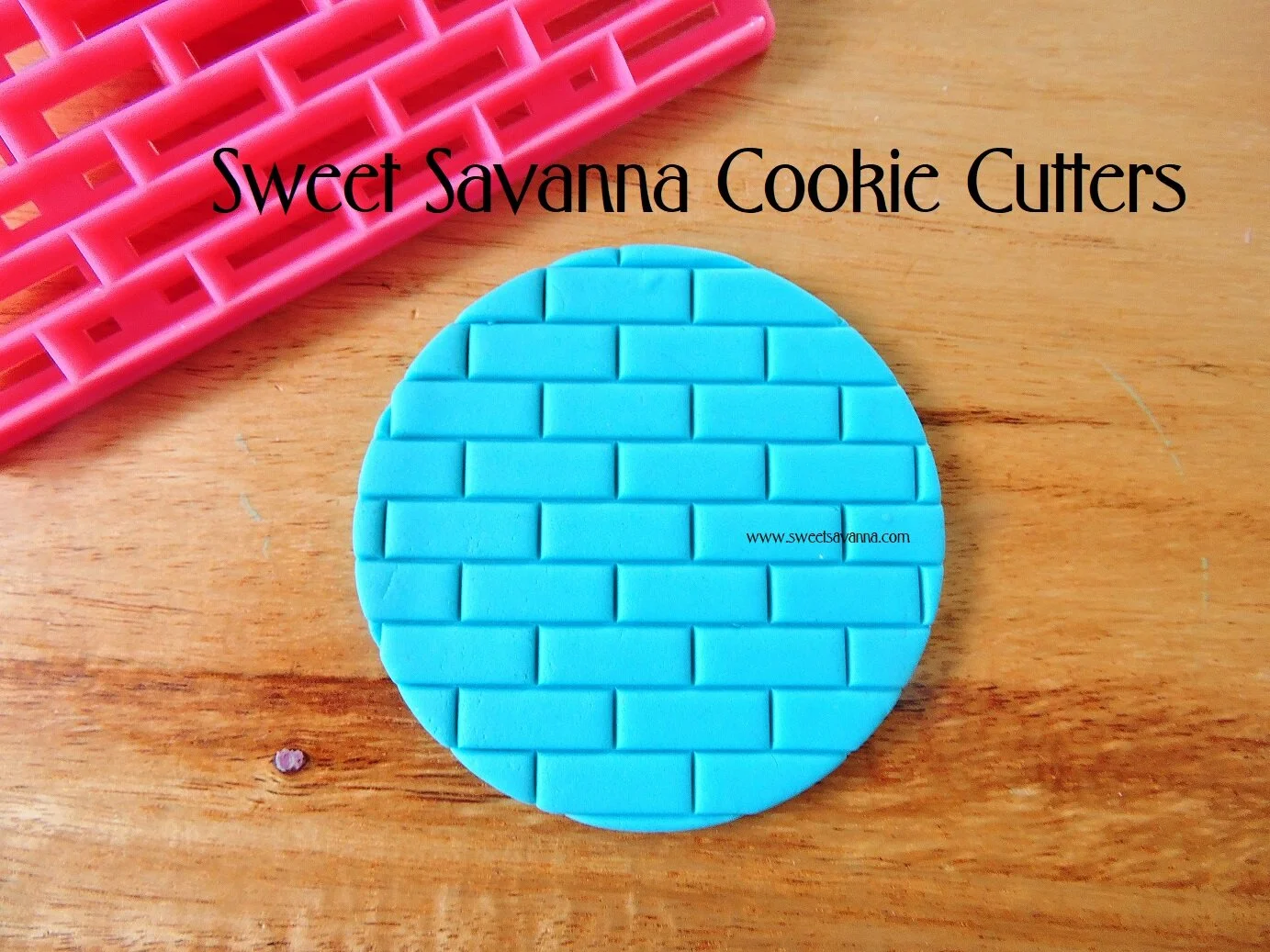 brick-fondant-embosser-pink.JPG