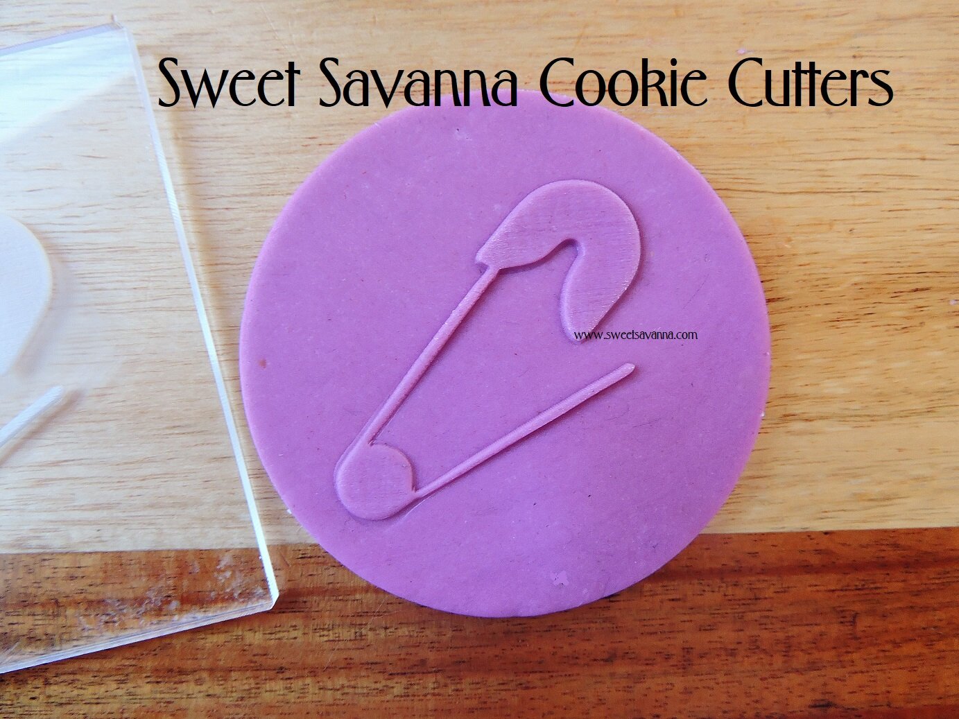 safety-pin-nappy-pin-fondant-raised-embosser.JPG