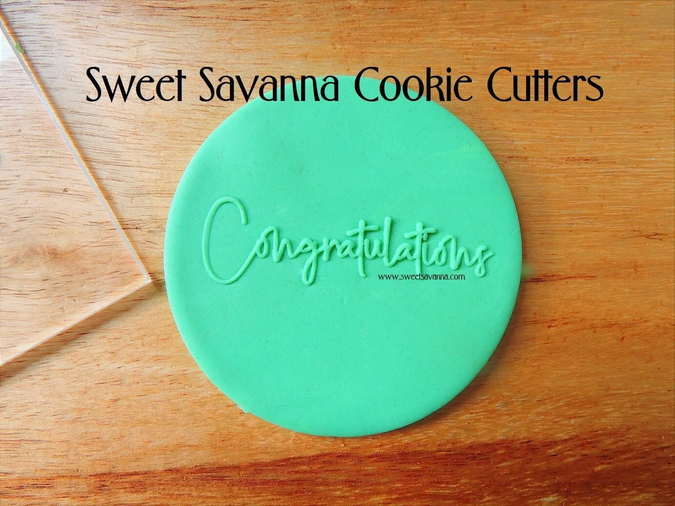 congratulations-raised-fondant-design.JPG