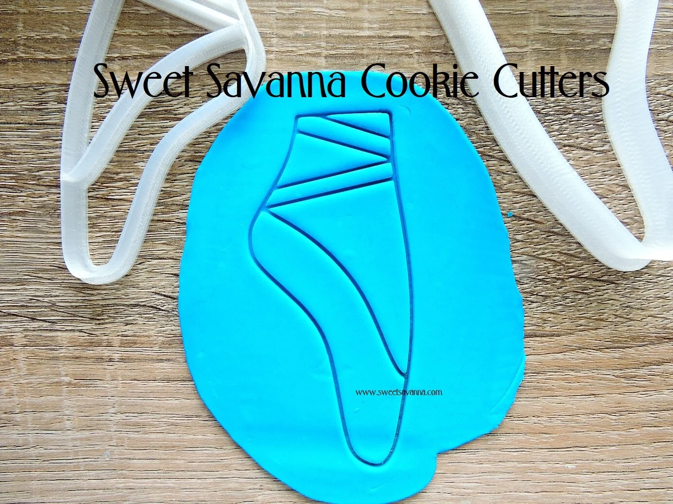 ballet-slipper-embosser-cookie-cutter.JPG