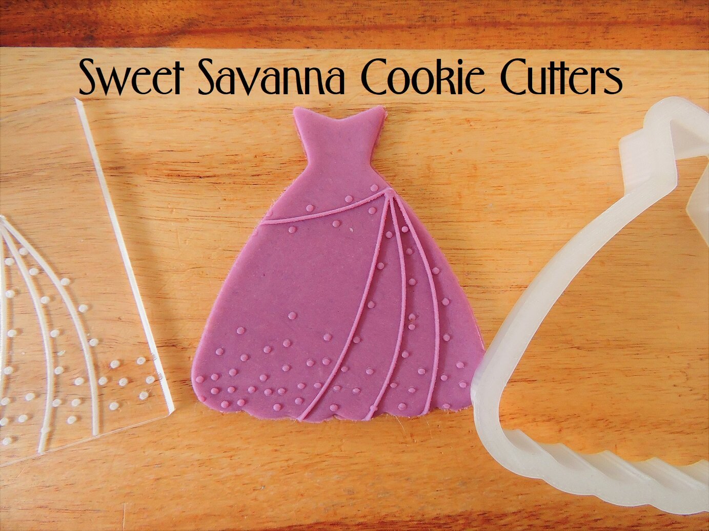 dress-fondant-debosser.JPG