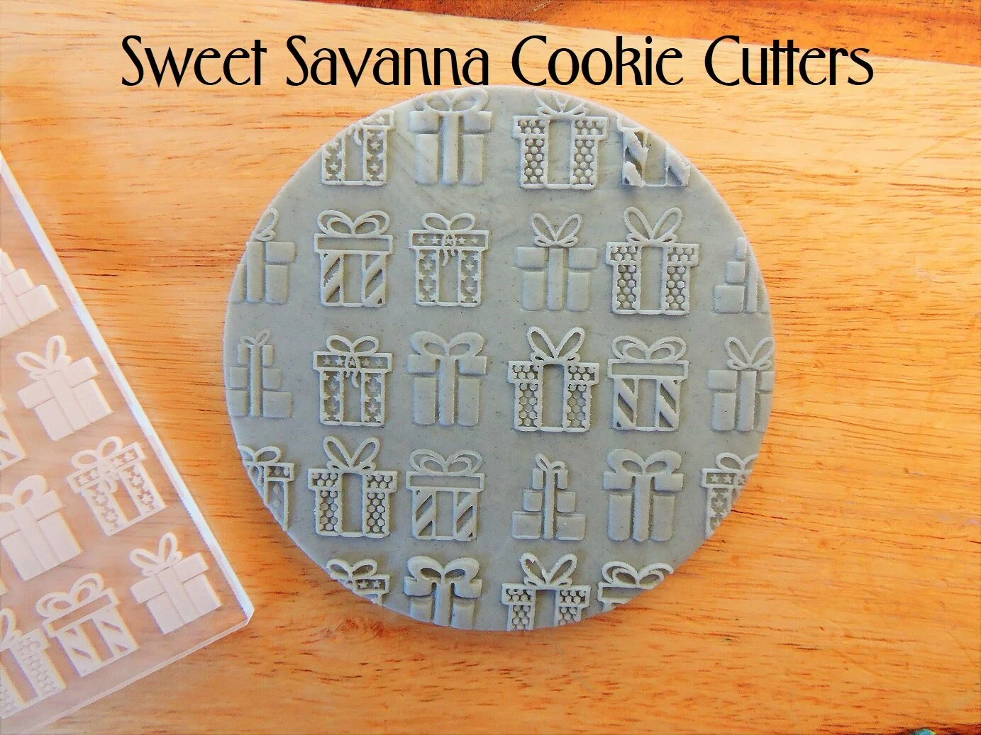 presents-fondant-debosser-pattern.JPG