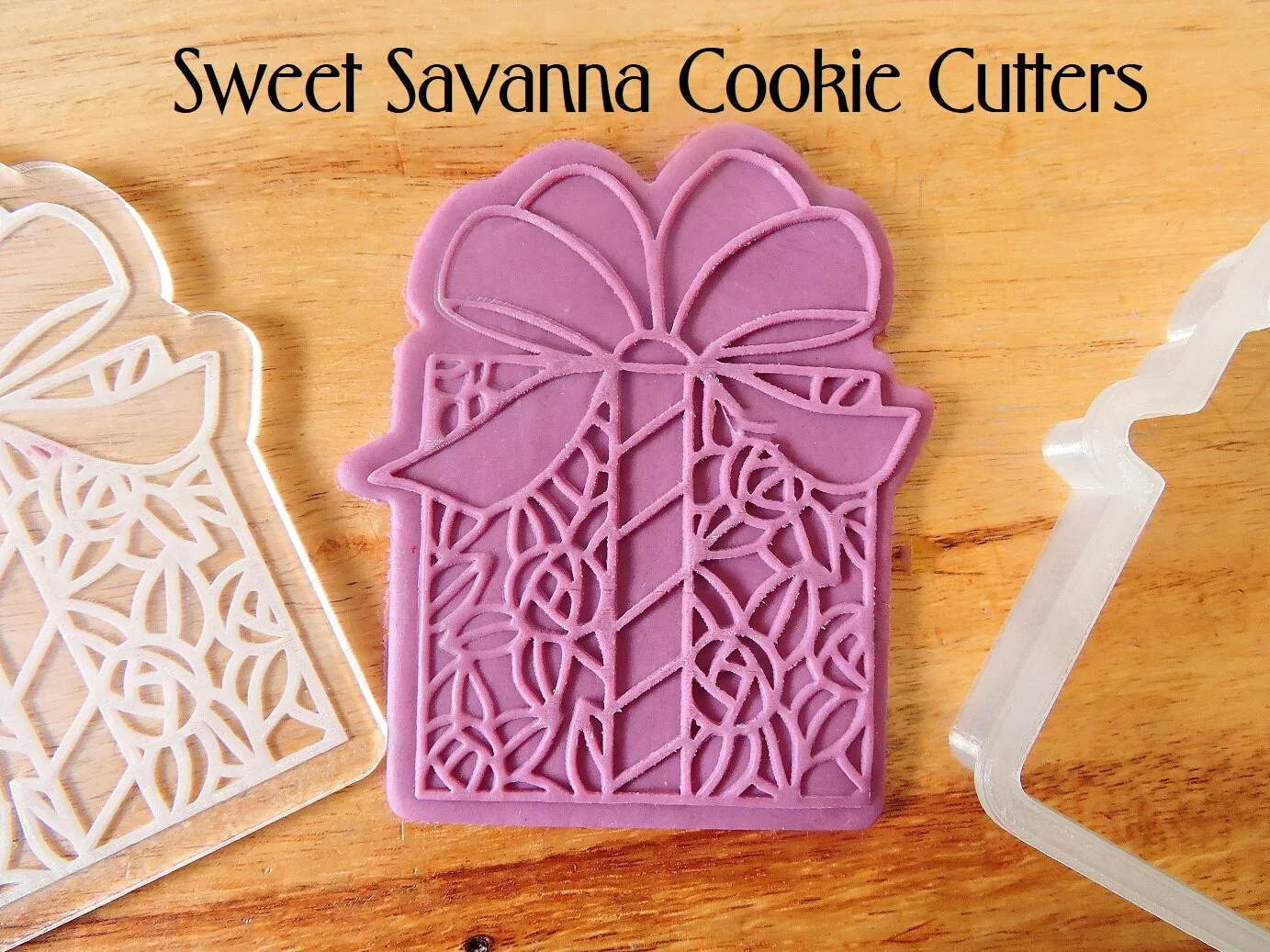 present-fondant-cutter-and-debosser-1.jpg