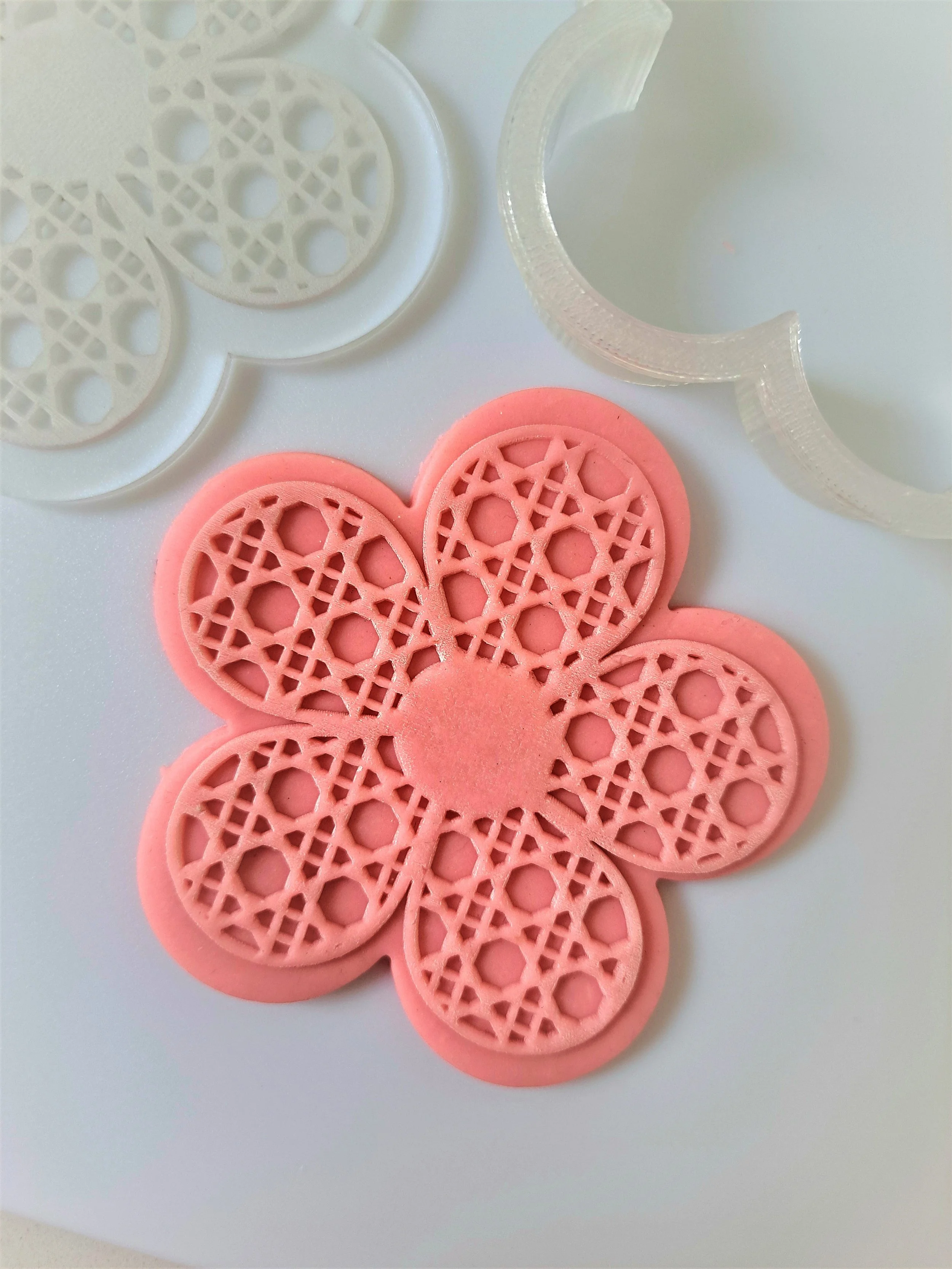 daisy-rattan-cookie.jpg