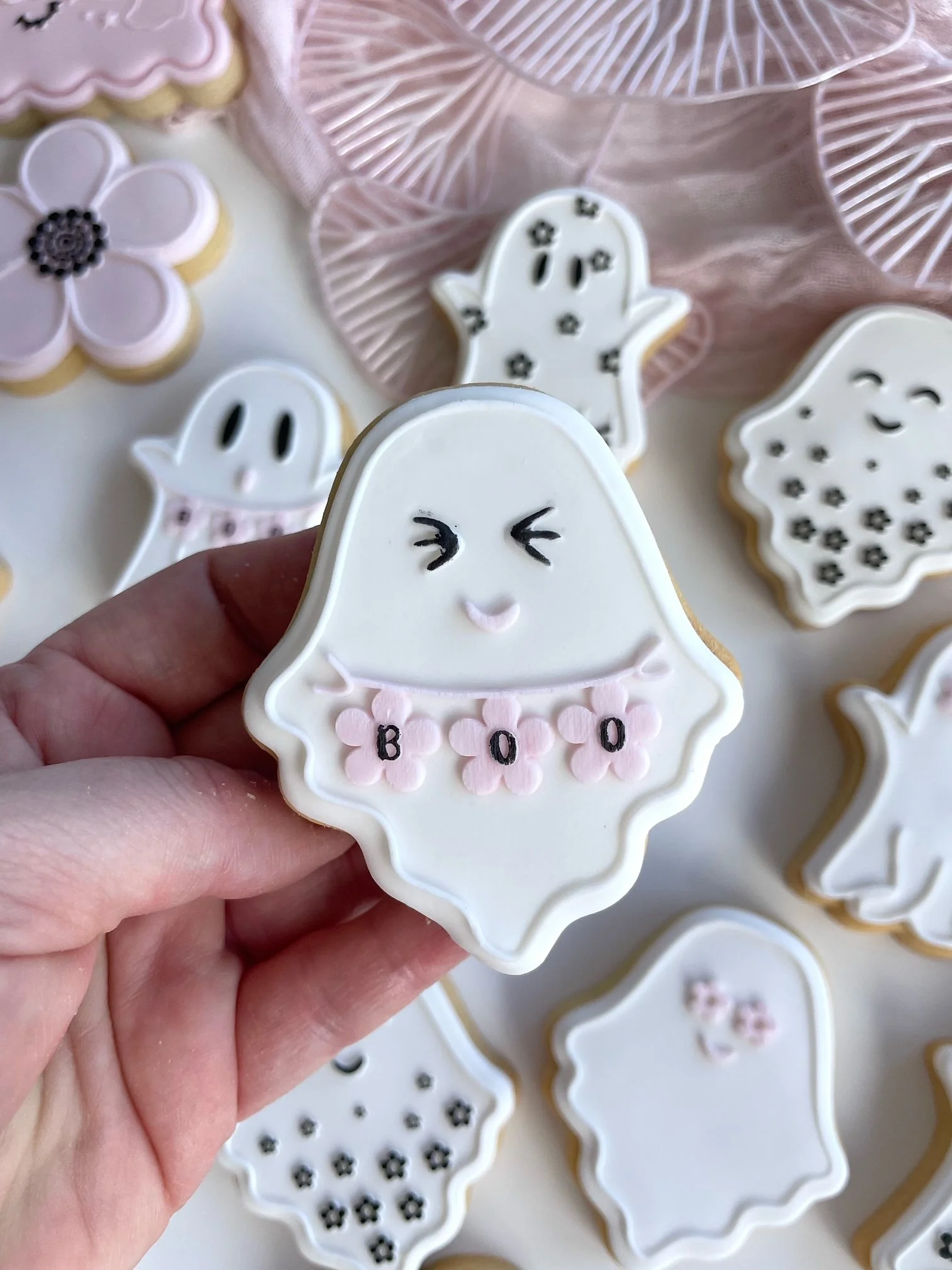 daisy-ghost-cookies (8).jpeg