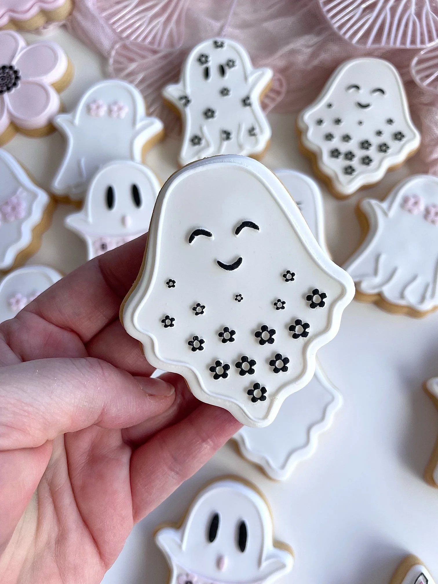 daisy-ghost-cookies (5).jpeg