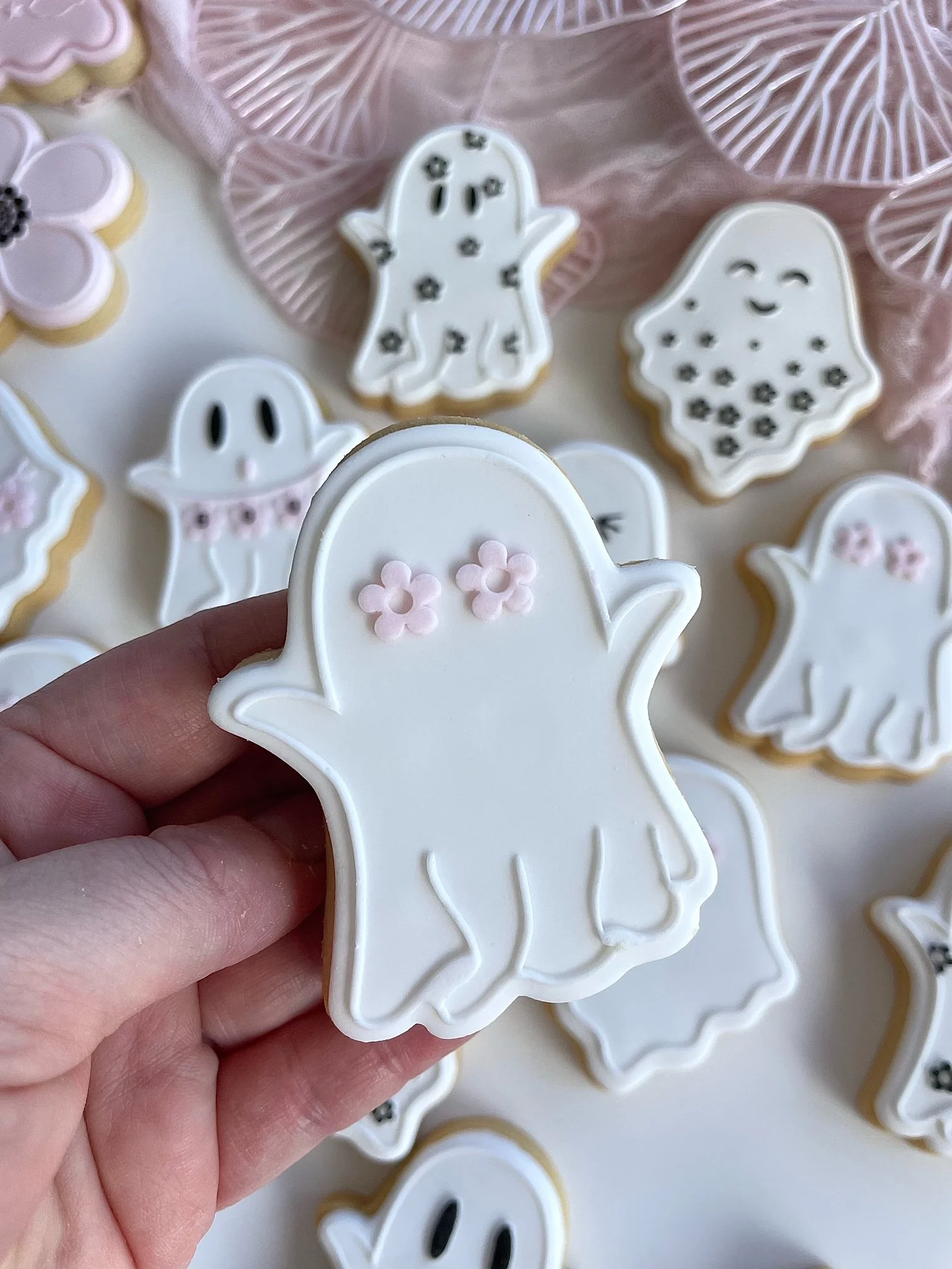 daisy-ghost-cookies (3).jpeg