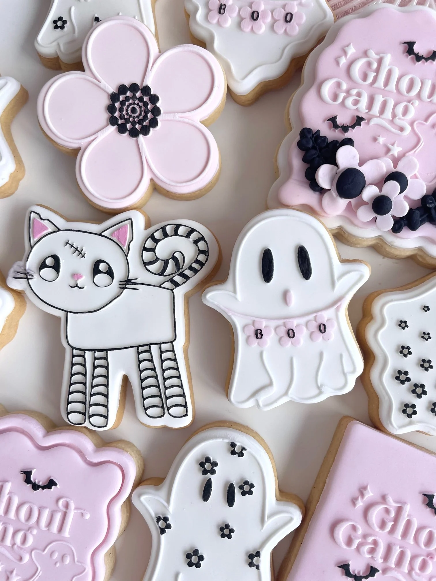 daisy-ghost-cookies (2).jpeg