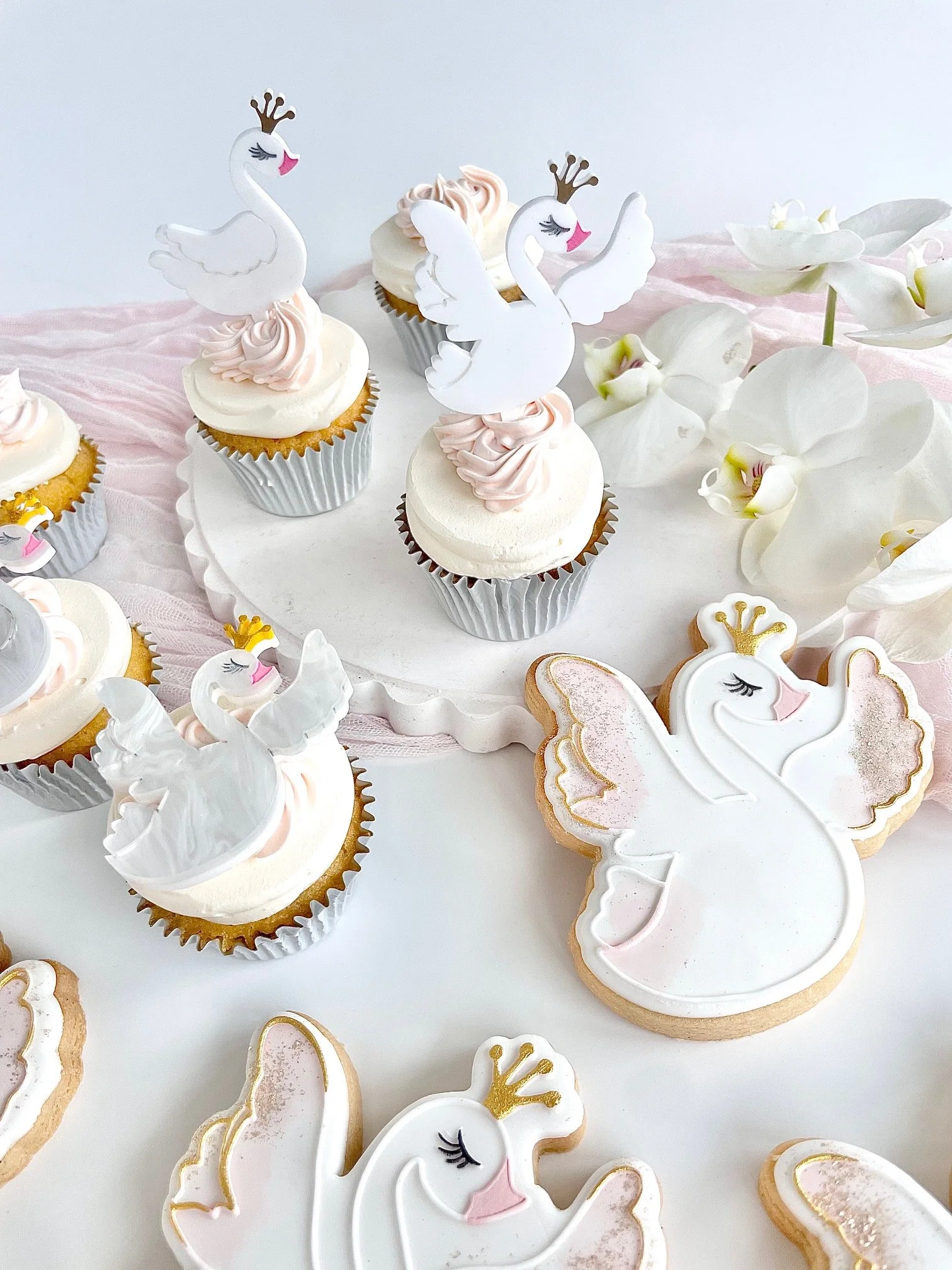 swan-cookie-and-debosser (7).jpeg