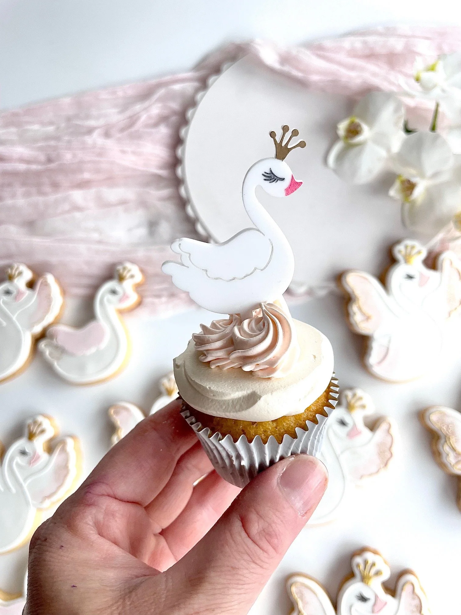 swan-cookie-and-debosser (9).jpeg