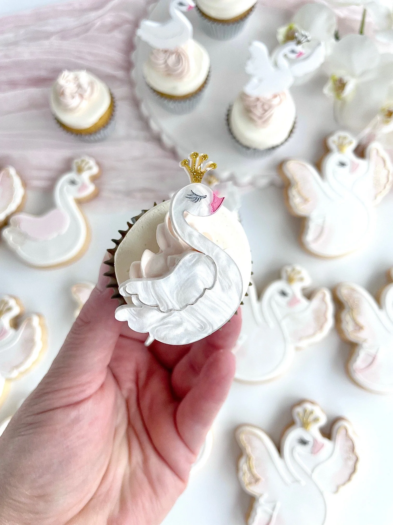 swan-cookie-and-debosser (4).jpeg