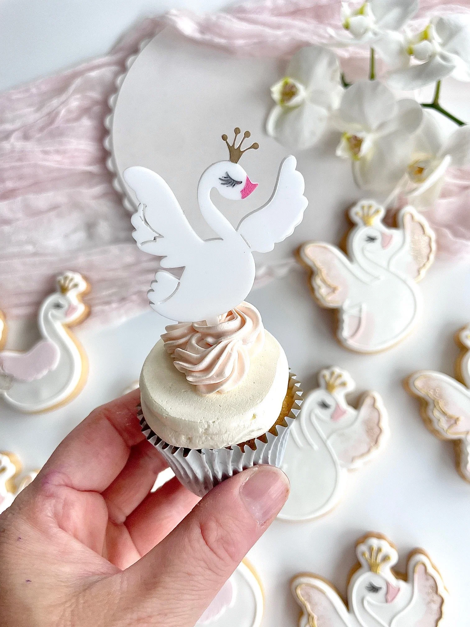 swan-cookie-and-debosser (8).jpeg