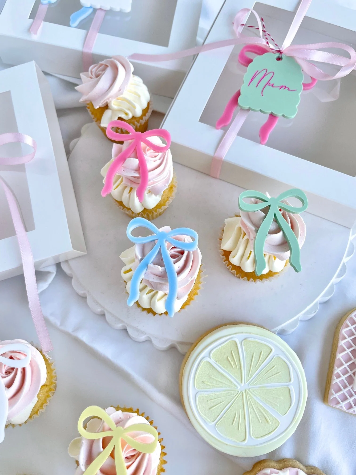 mothers-day-bow-tags-cookie-cupcakes (4).jpeg