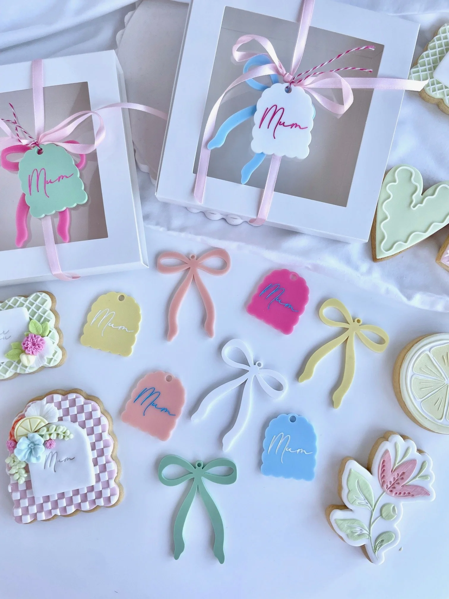 mothers-day-bow-tags-cookie-cupcakes (8).jpeg