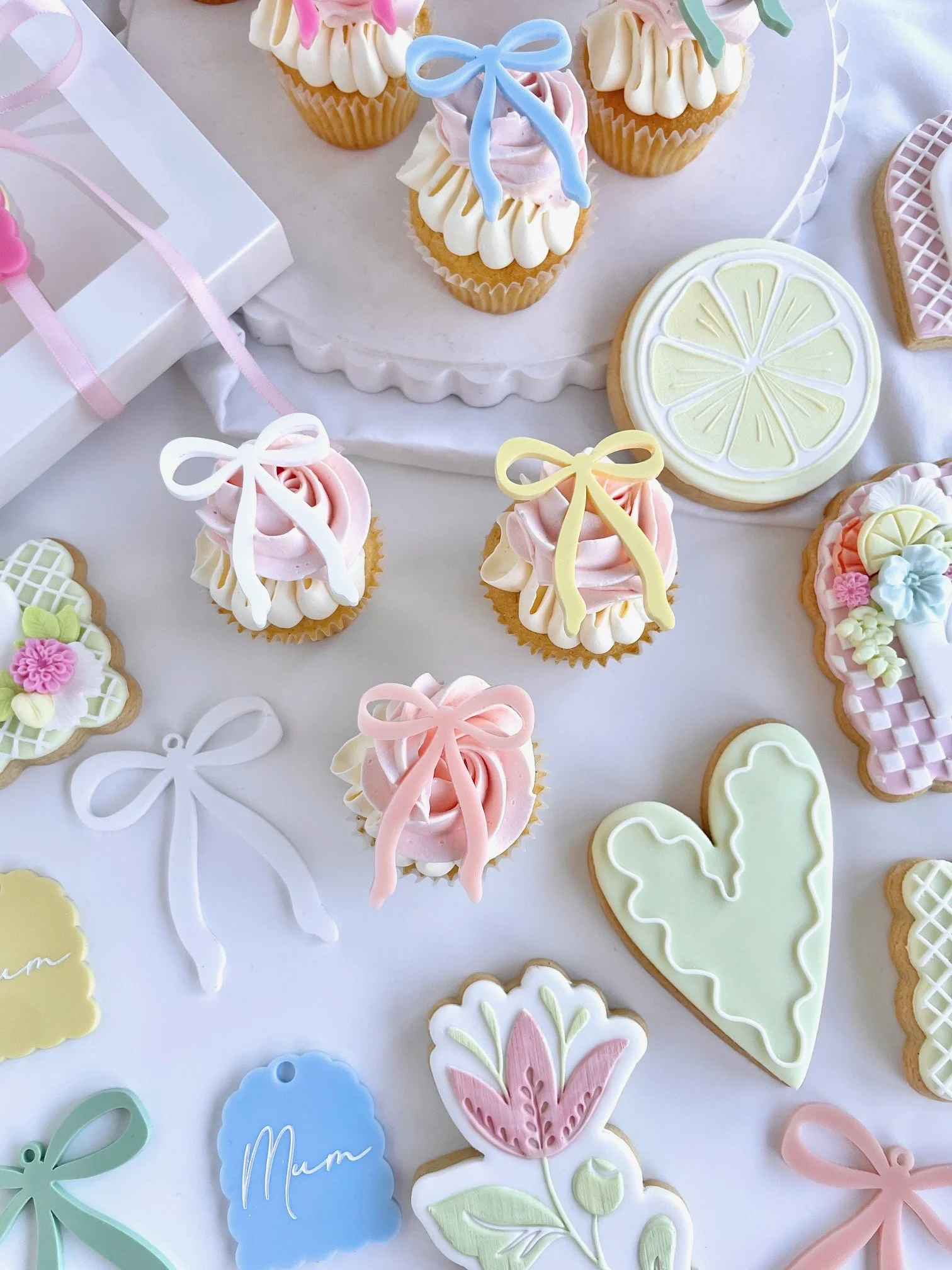 mothers-day-bow-tags-cookie-cupcakes (6).jpeg