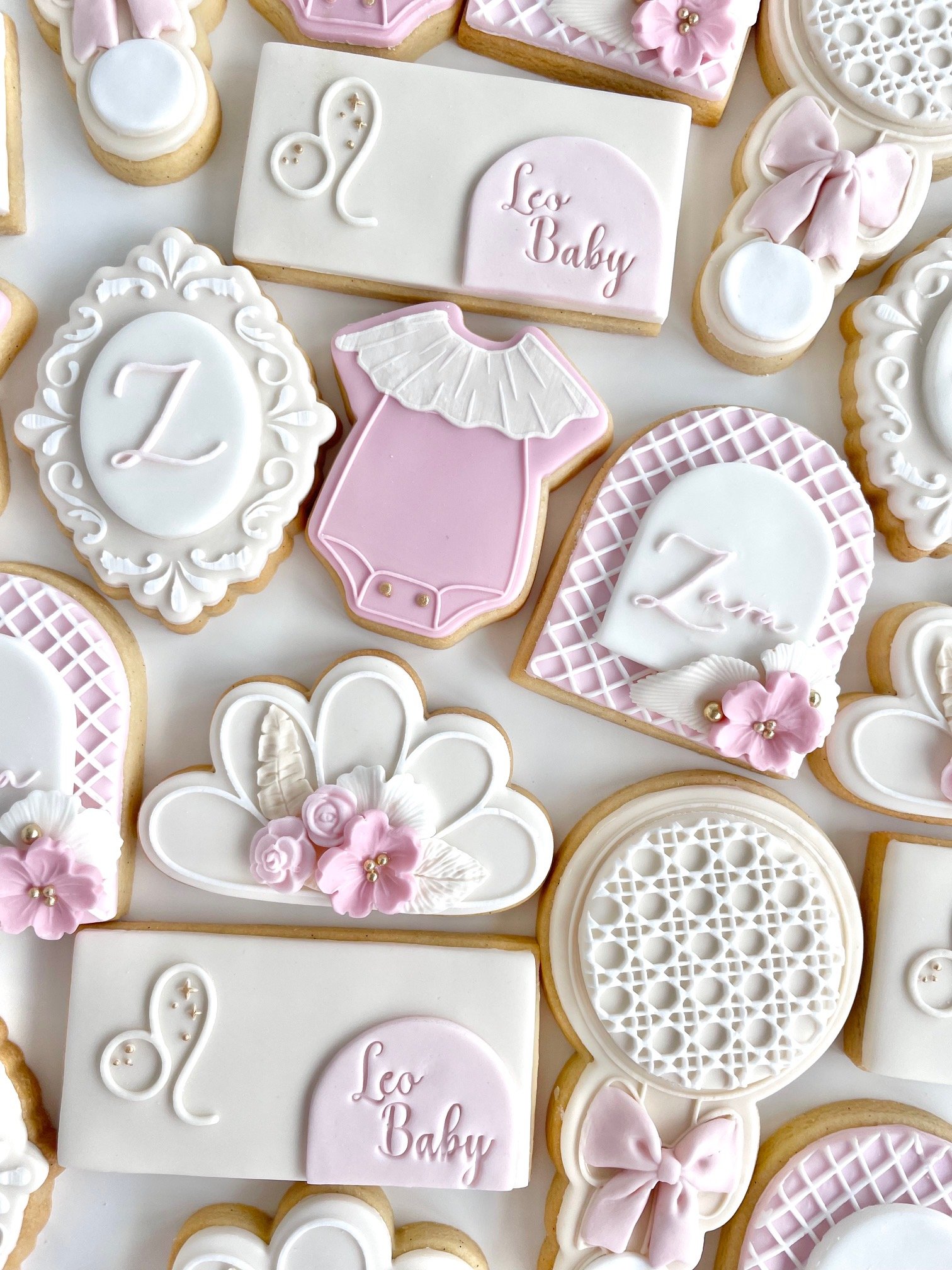 zara-baby-shower-cookies (3).jpeg