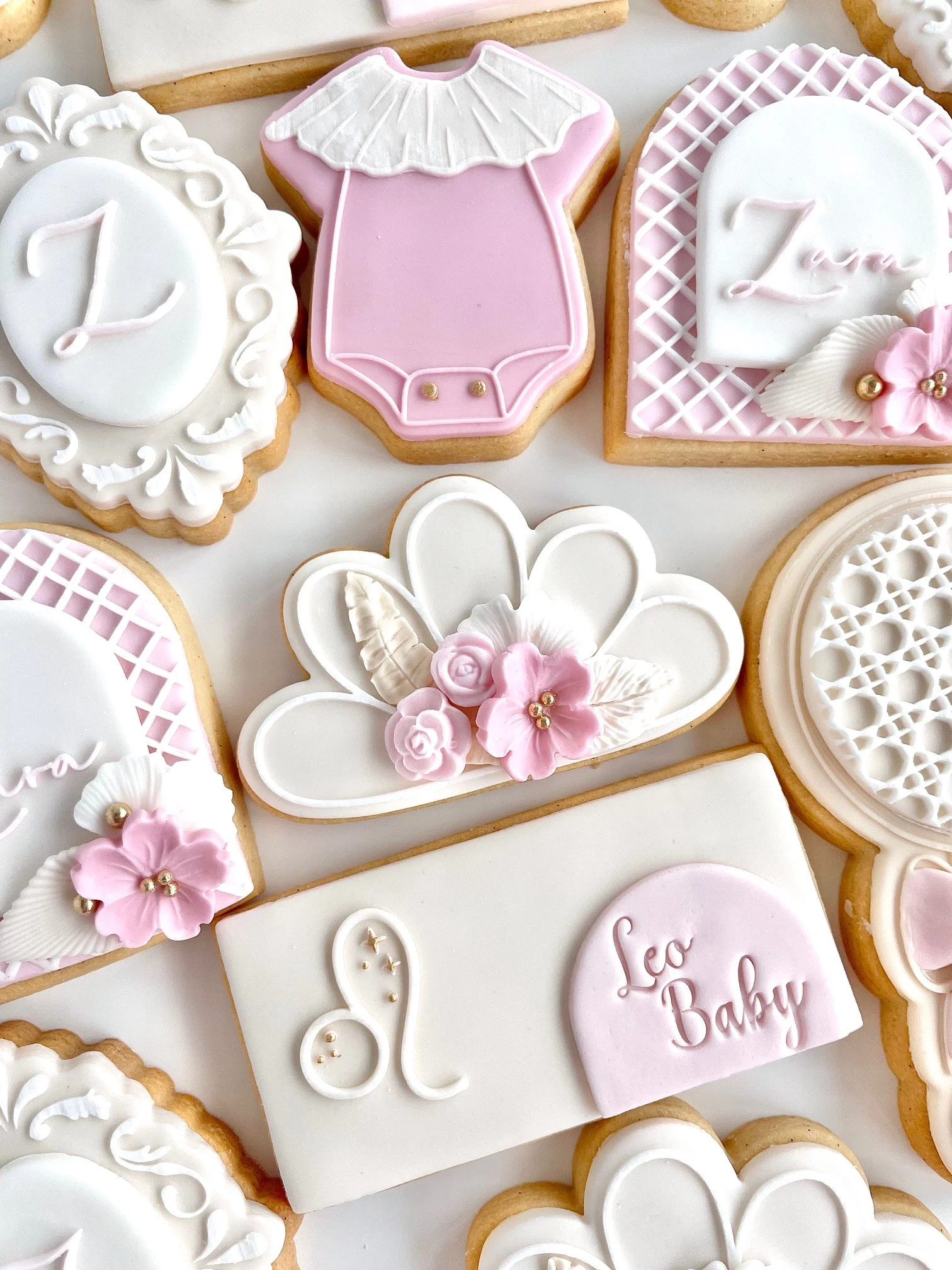 zara-baby-shower-cookies (13).jpeg