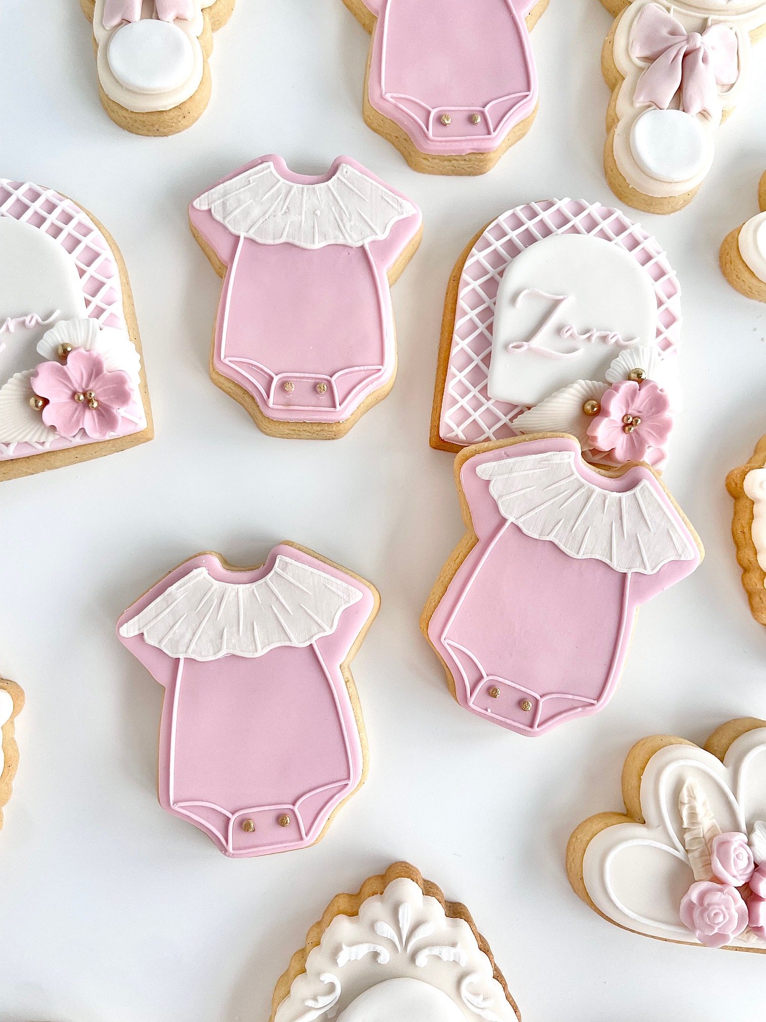 zara-baby-shower-cookies (10).jpeg