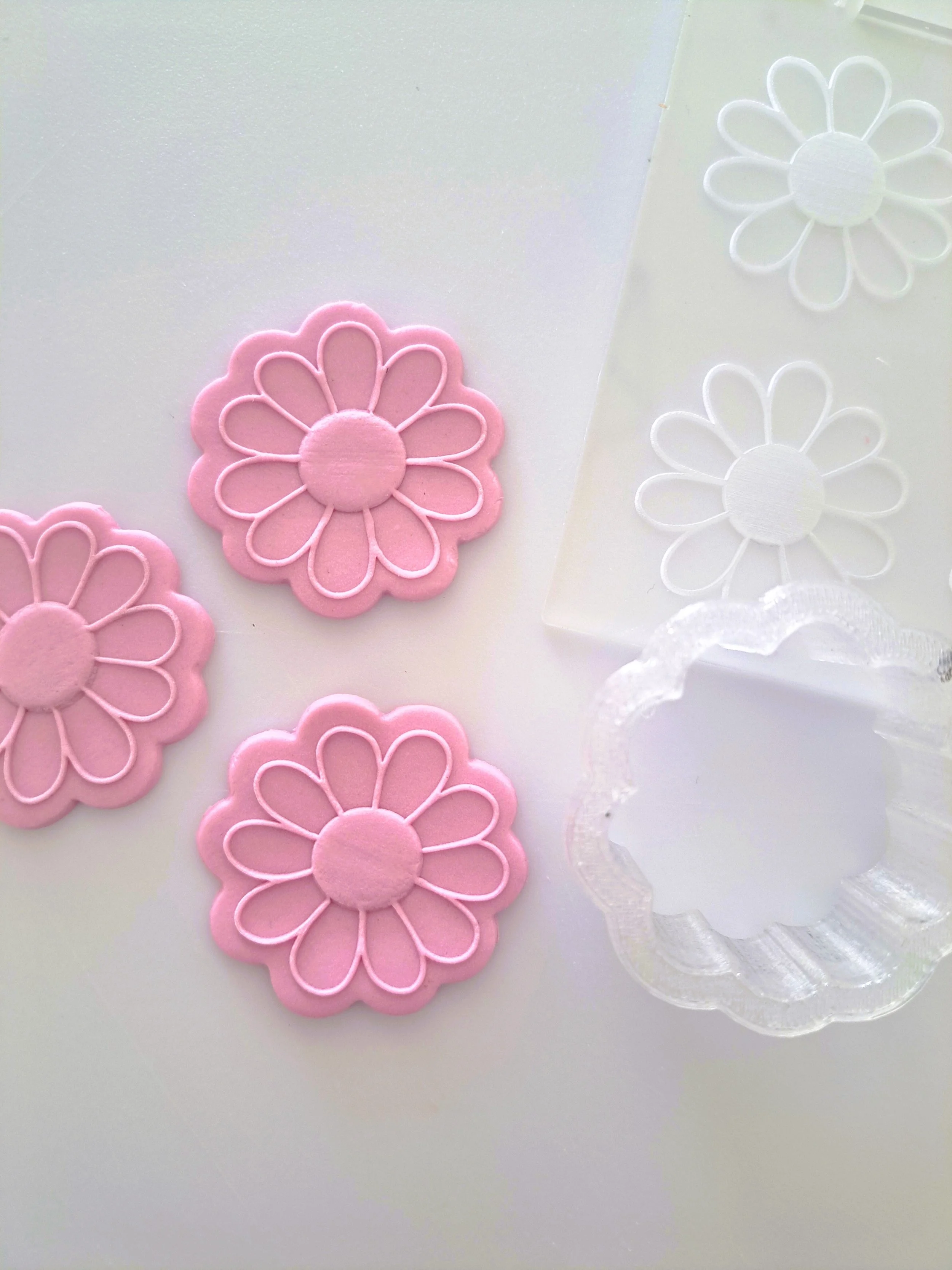daisy-cookie-cutter (2).jpg