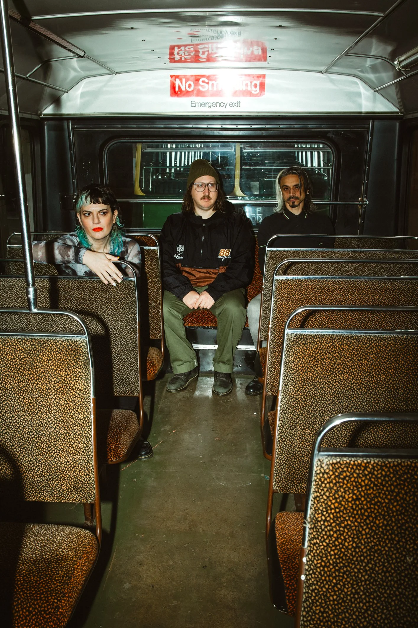 TheEmptyPage.Bus2.jpg