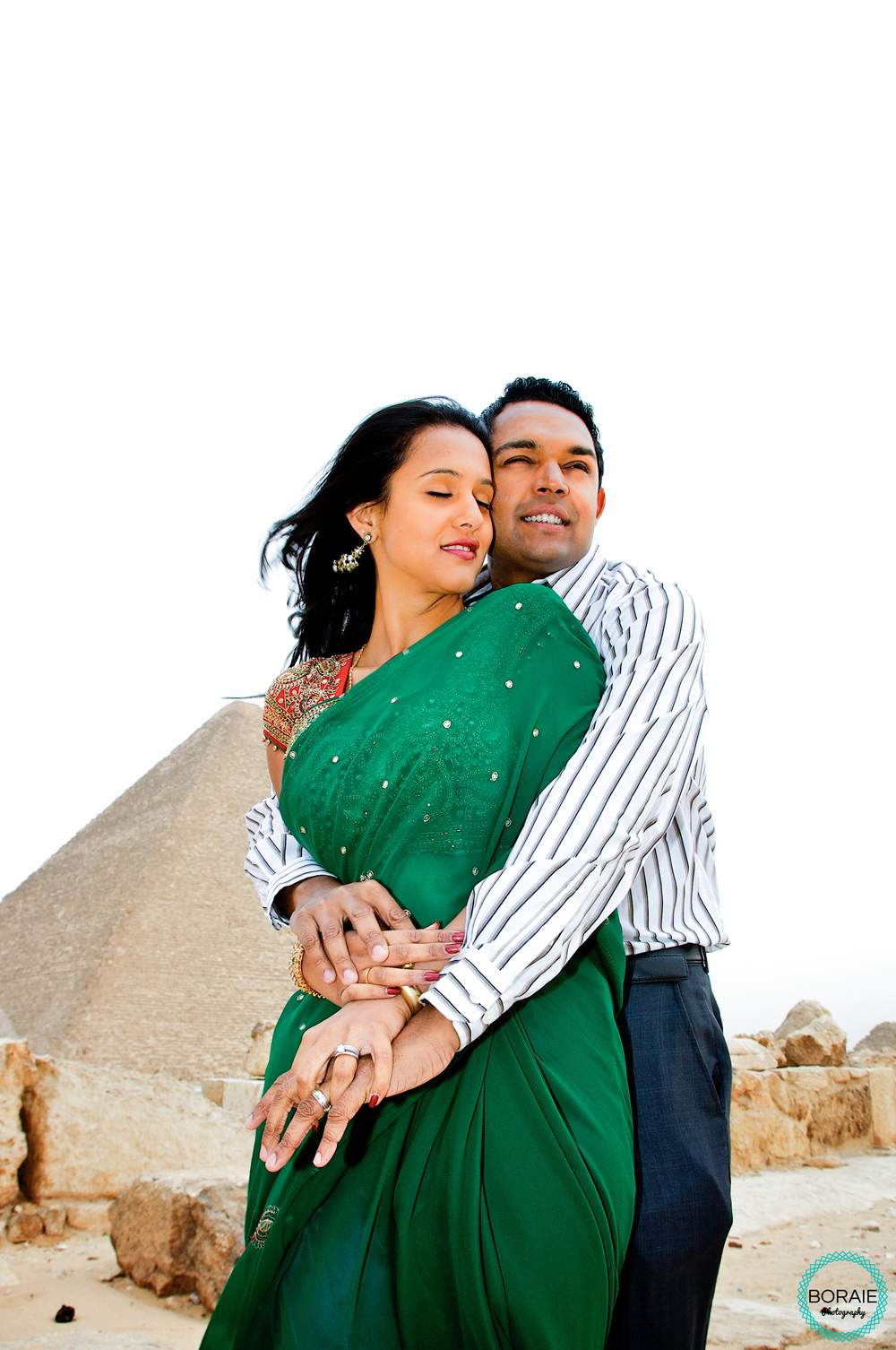 engagement photography at the pyramid in Egypt 