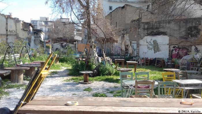An improvised café in the district of Metaxourgio