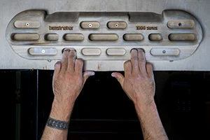 Two-Finger Pocket Hang
