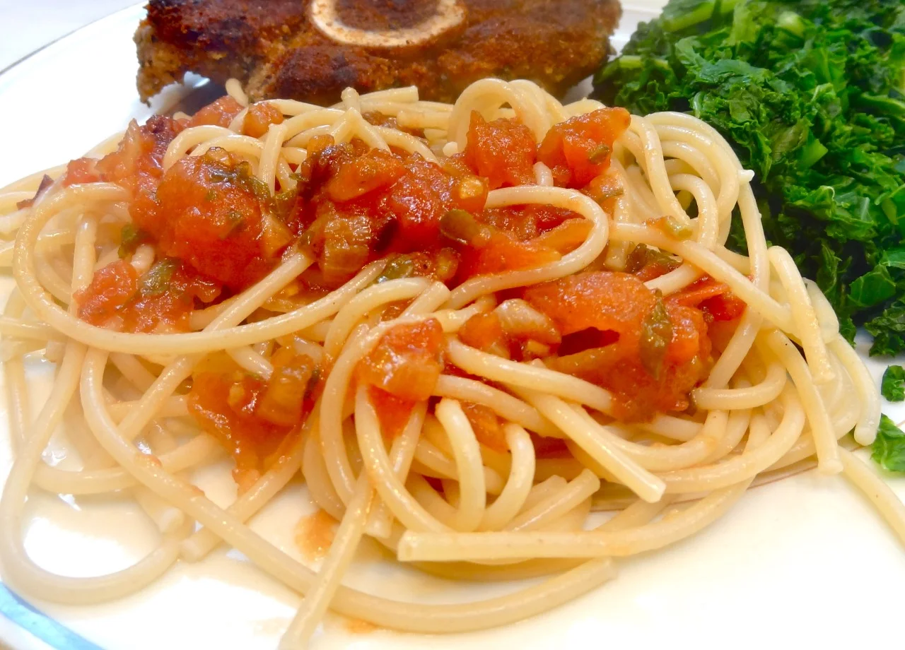 Some people are lucky enough to grow tomatoes and by this time in August the vines in their gardens are hanging low with red, ripe, wonderful stuff waiting to be picked.Some of those lucky people have so many tomatoes they don’t even know what to do…