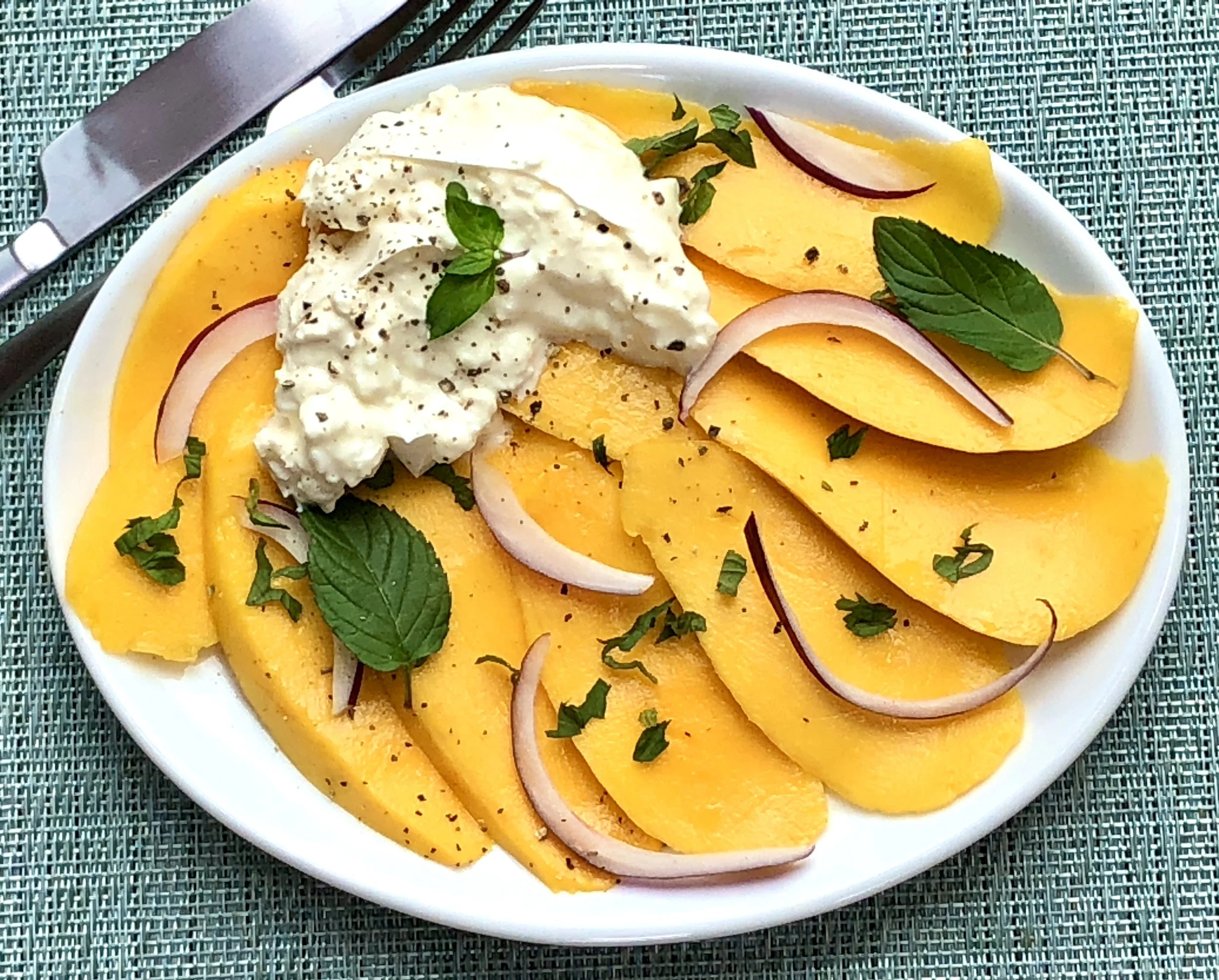 Juicy Secrets: The Best Way To Cut An Ataulfo Mango - ln56duf
