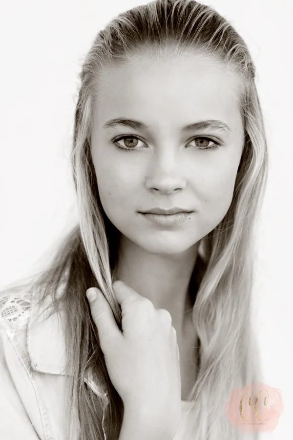 Headshot photography by Carlie Chew Photography of St. Petersburg, Florida 