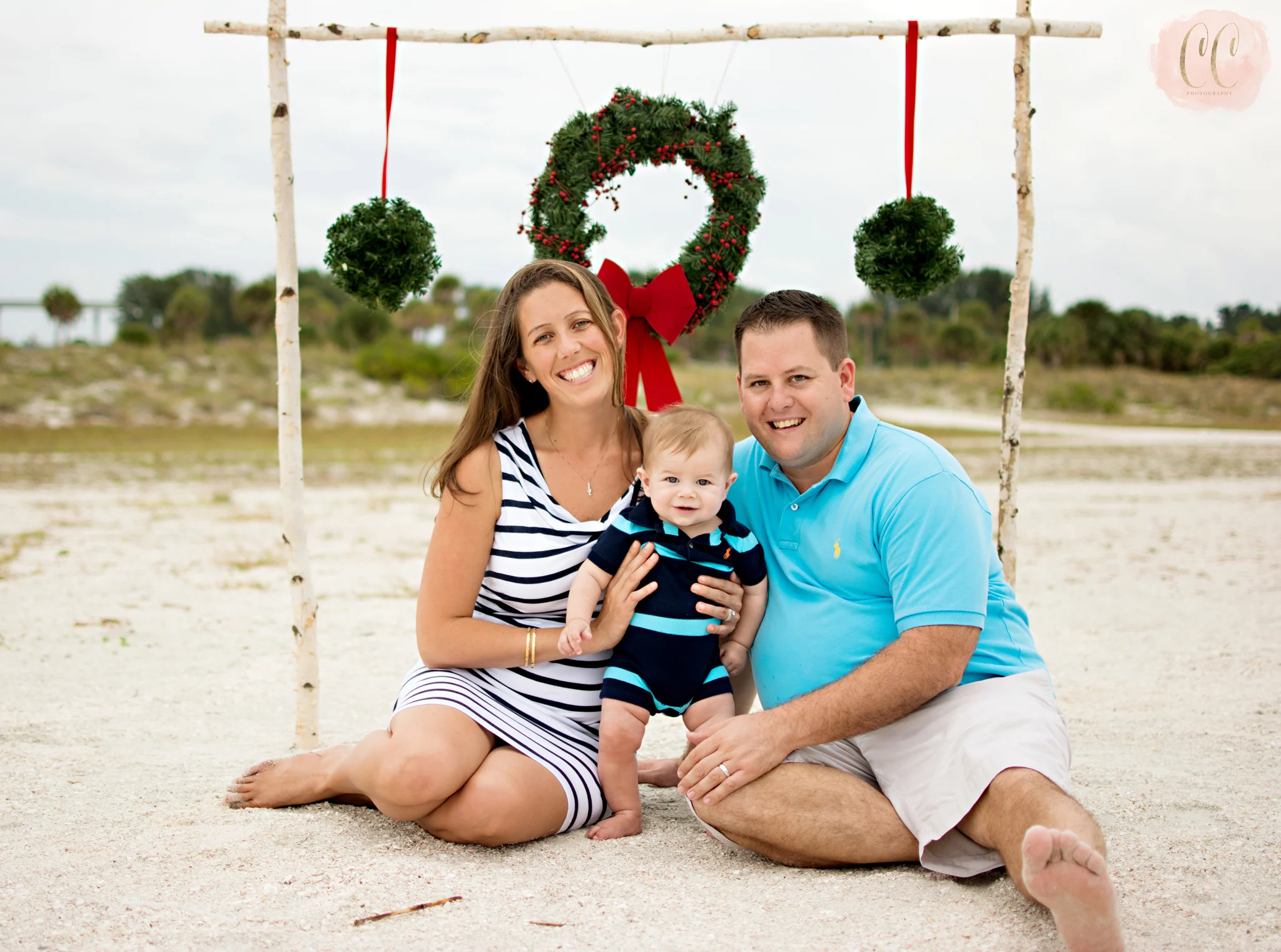 Mini session photography at Sand Key Beach in Clearwater, Florida taken by family photographer Carlie Chew Photography 