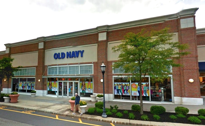 Old Navy Holmdel commmons.jpg