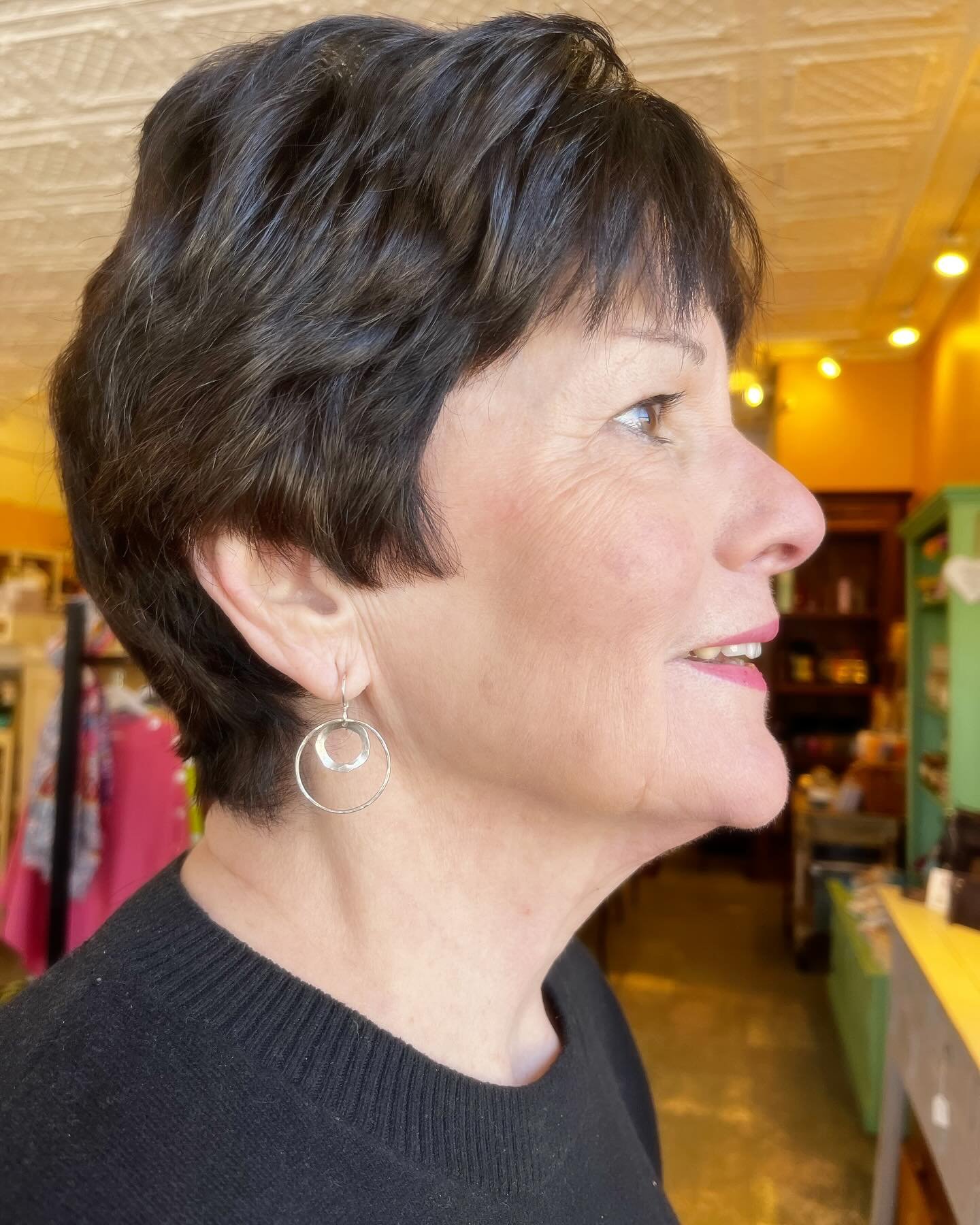 Tonight! Come down to meet local jeweler @lisaheffleyjewelry and purchase stunning handcrafted pendants, rings and earrings directly from her. Plus, a huge shipment of garden stakes, birdhouses, and birdbaths arrived today! The event is 4-7 pm today,