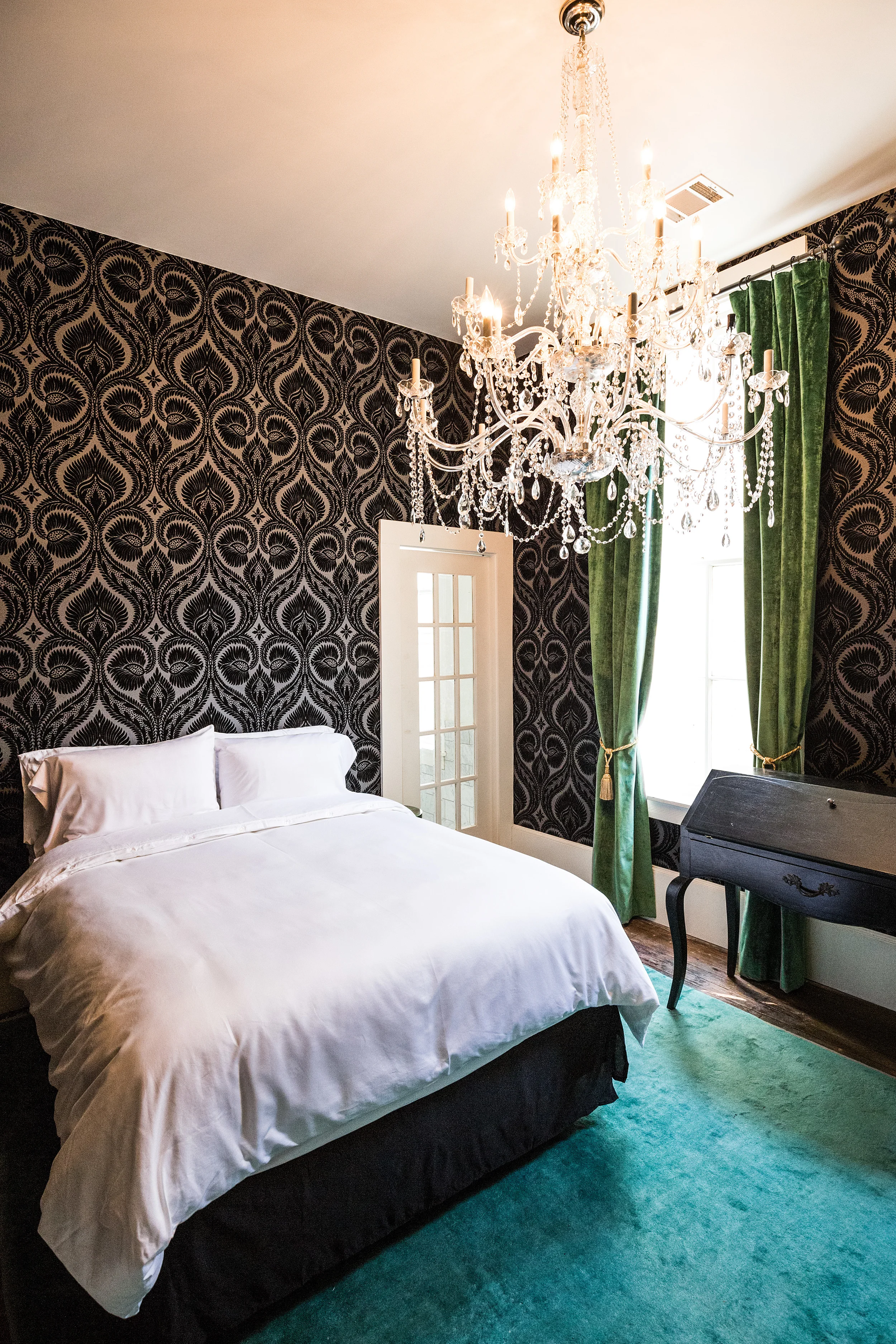 EMERALD SUITE