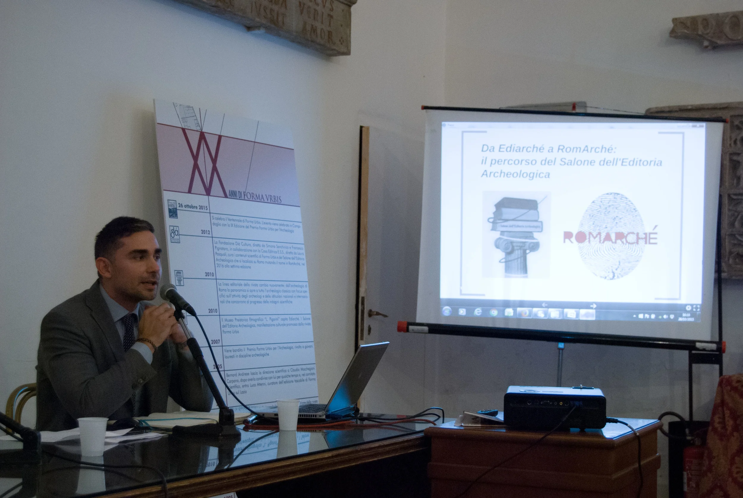 Francesco Pignataro (Fondazione Dià Cultura) introduce la terza sessione sul tema "Forma Urbis per RomArché. Progetti di valorizzazione editoriale e museologica del patrimonio).