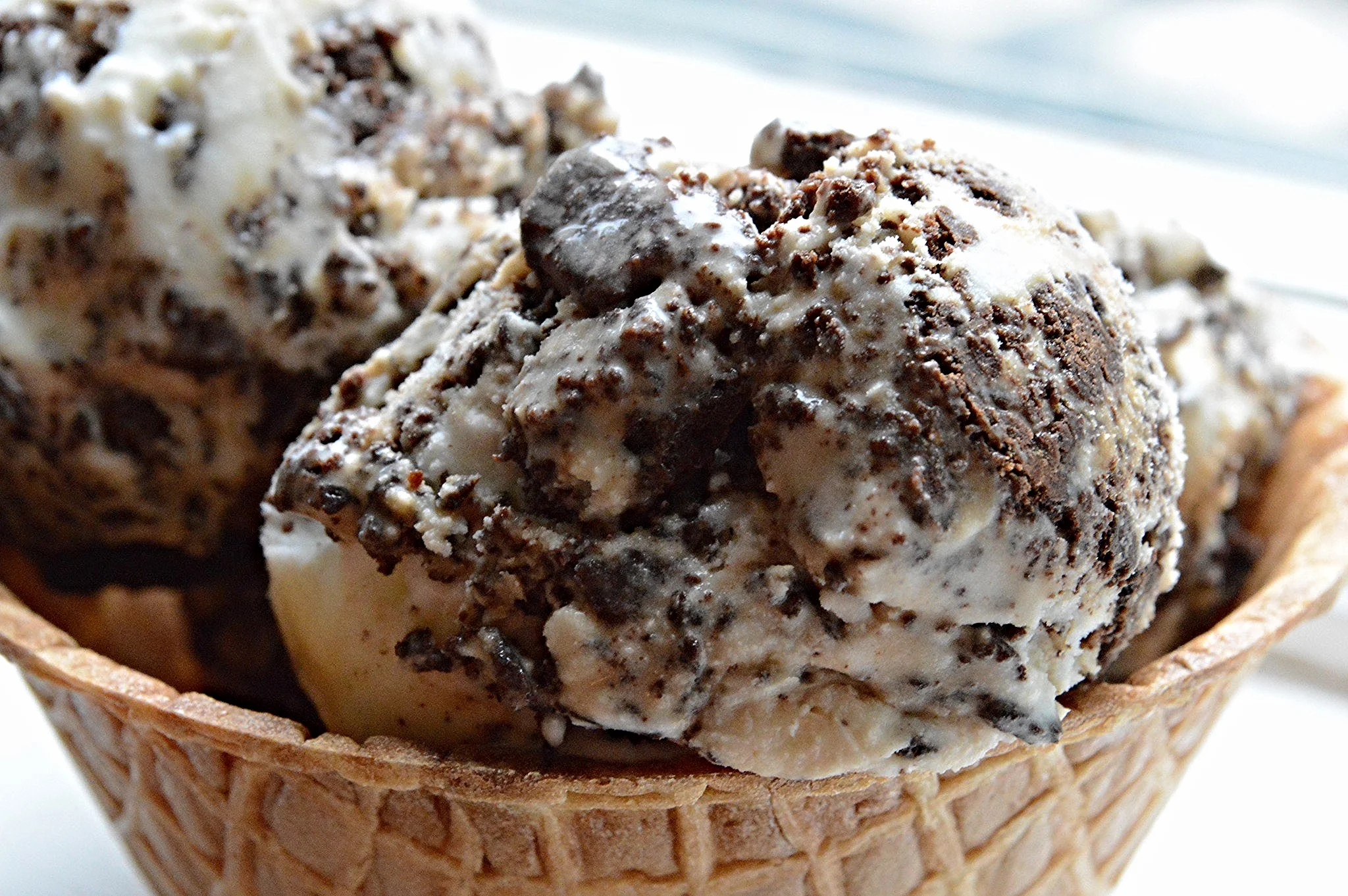 Jeni's Splendid Sweet Cream Ice Cream with Chocolate GravelFamous