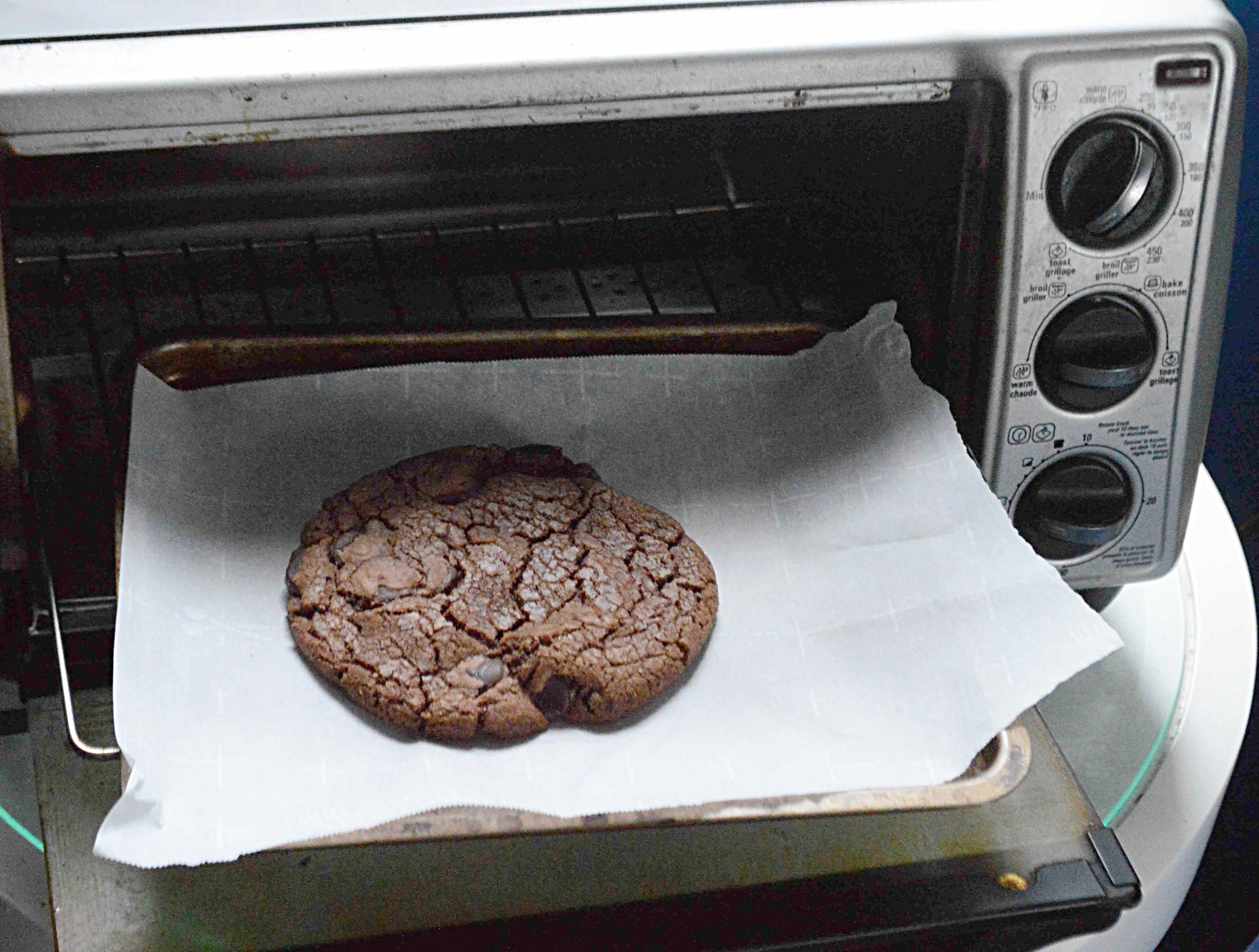 Can You Use Parchment Paper In A Toaster Oven?