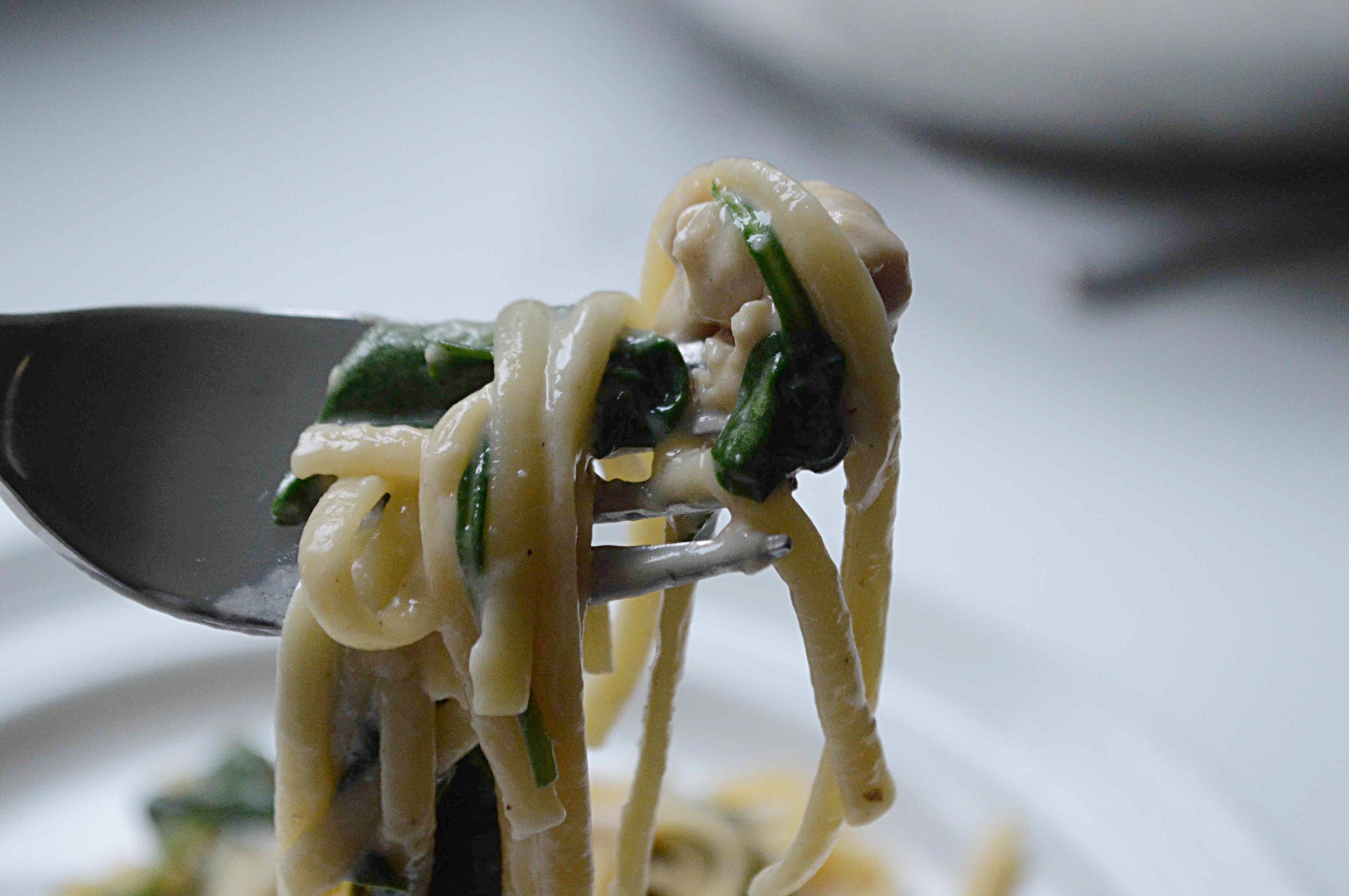 One-Skillet Chicken with Mushrooms, Spinach and Pasta — Unwritten Recipes