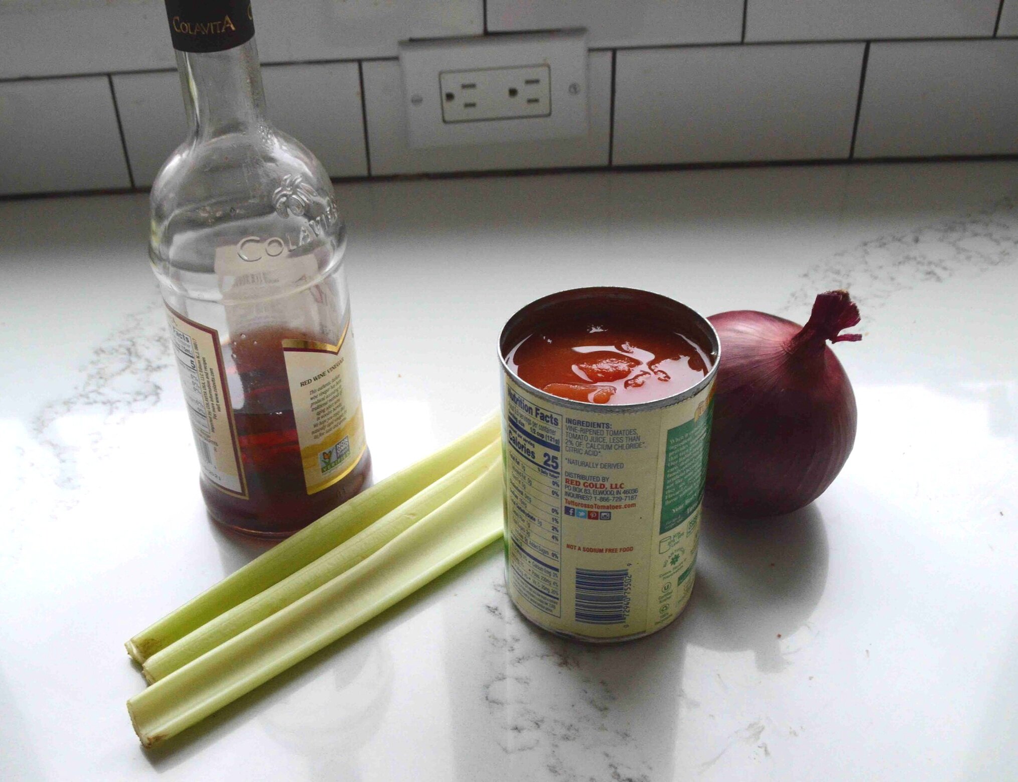 Chicken with Tomatoes, Celery and Red Onion in Red Wine Vinegar Sauce — Unwritten Recipes