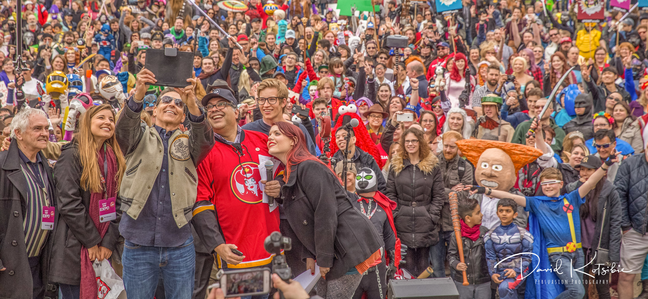 Calgary Comic Expo - Mayor Nenshi & Spawn creator Todd McFarlane