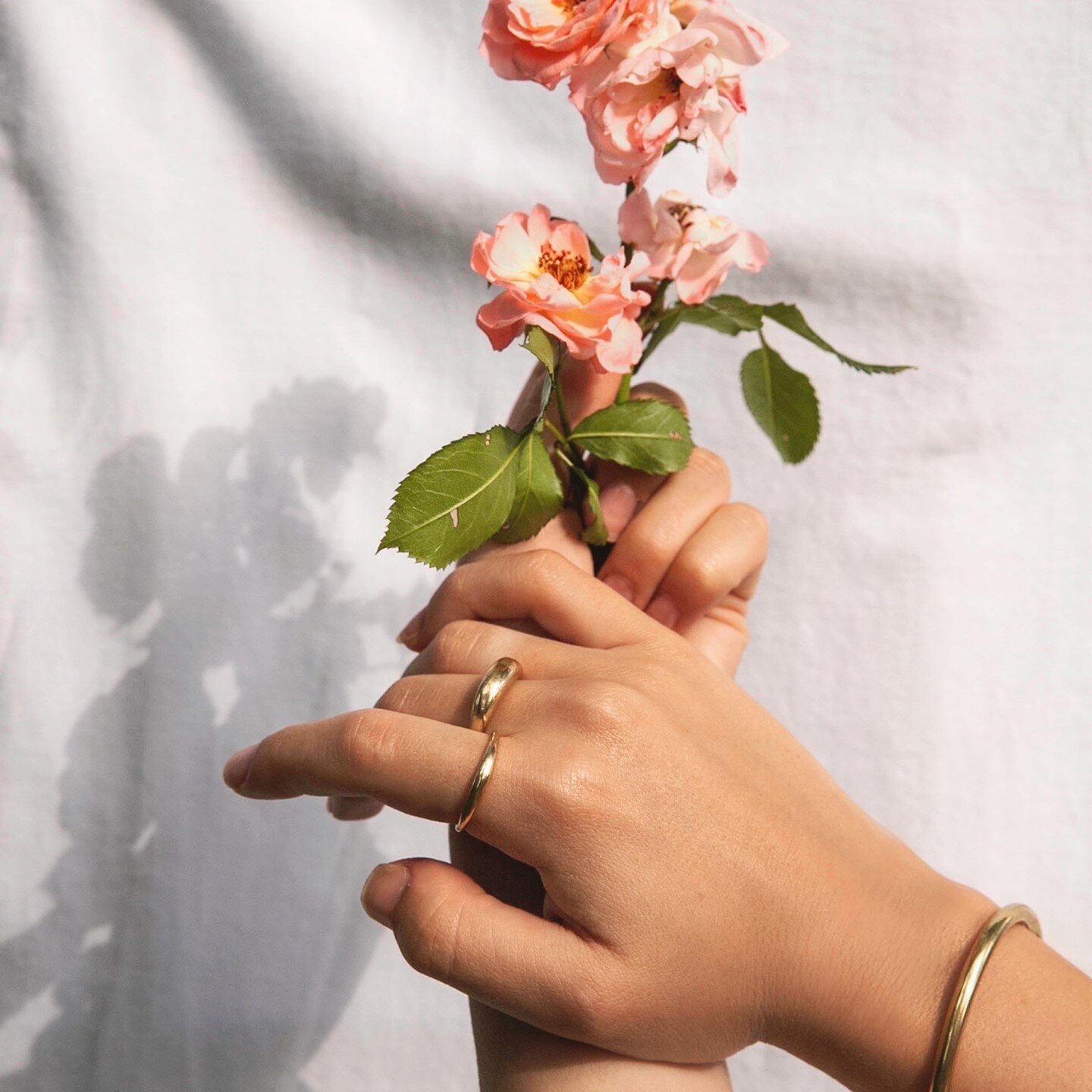 Our Ailis and Catriona rings are perfect for wearing alone or in combination with one another. And, with the addition of our Easy Cuff, you have a look that is simultaneously put together and effortless.⁠
⁠
Click the link in our bio to order your pie