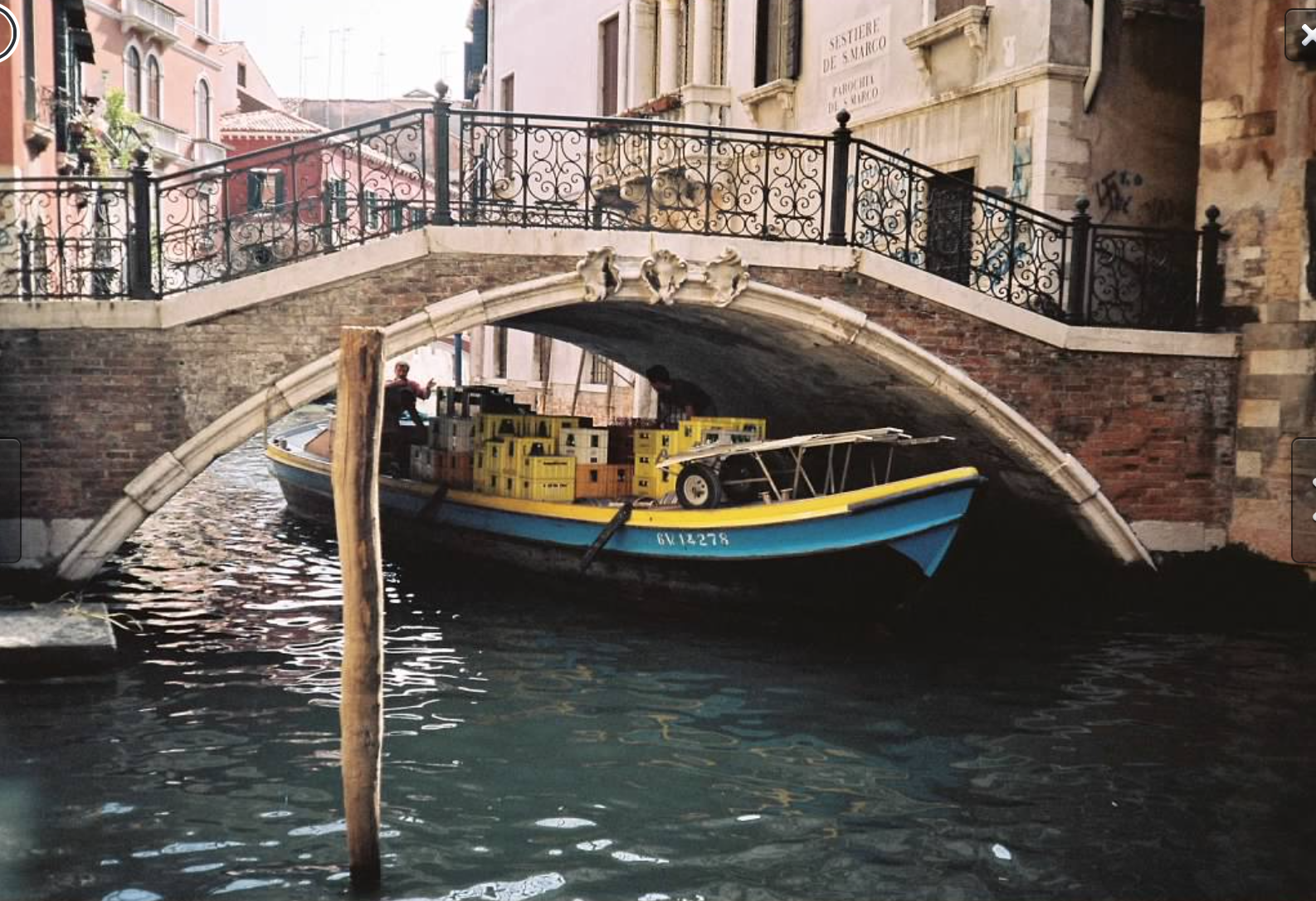 Venezia Under Bridge.png