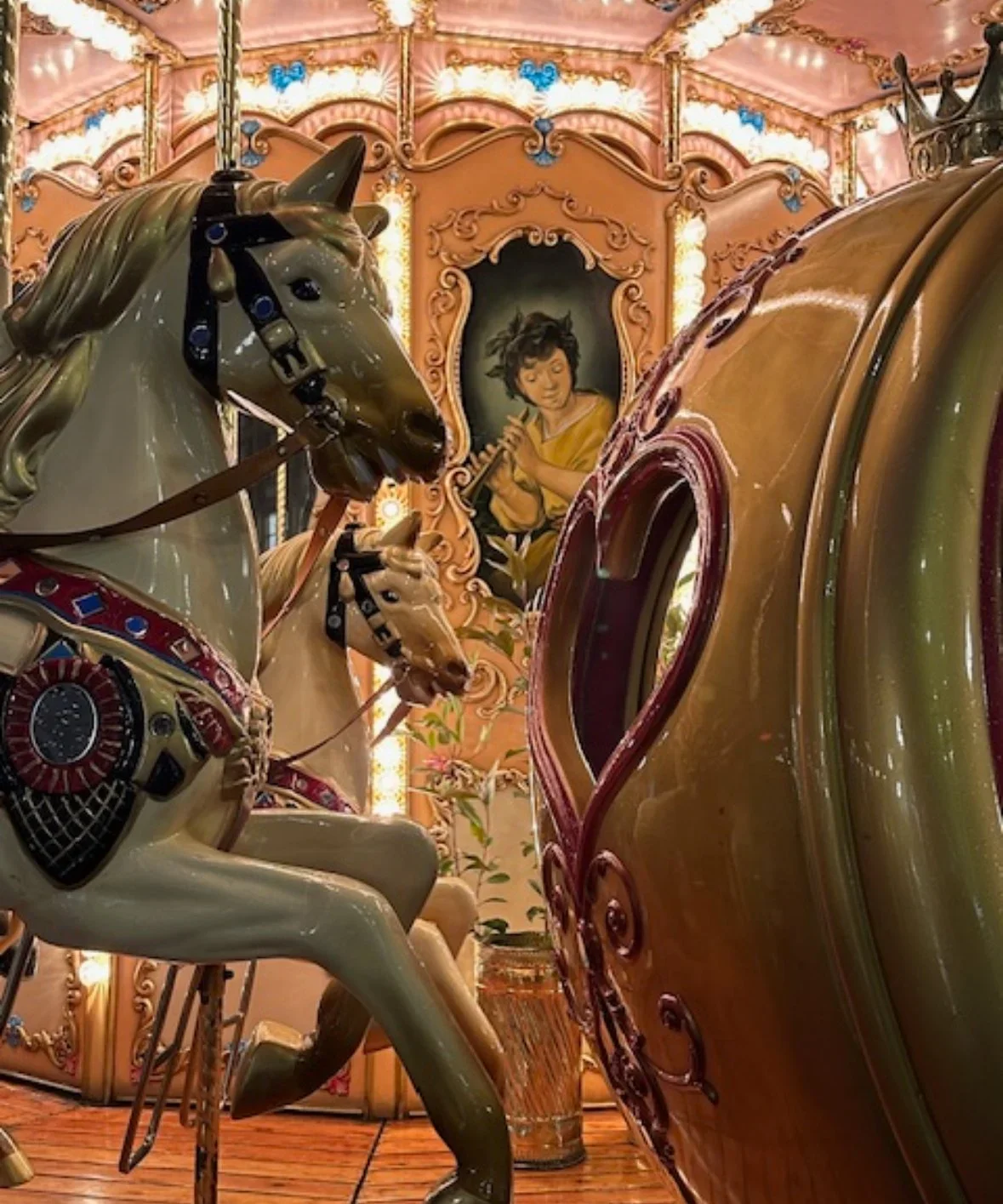 Carousel+Giostro+with+flute+player.webp