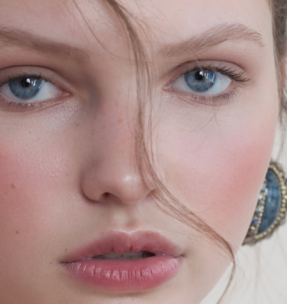 CELENA SAN JUAN - @CELENAGRAMwww.celenasanjuan.comMakeup & Hair services offered by one of the best in Chicago, IL. She has worked with Celebrities, Nike, Adidas, Ford Models and many other name brands around the country. Her personality is one …